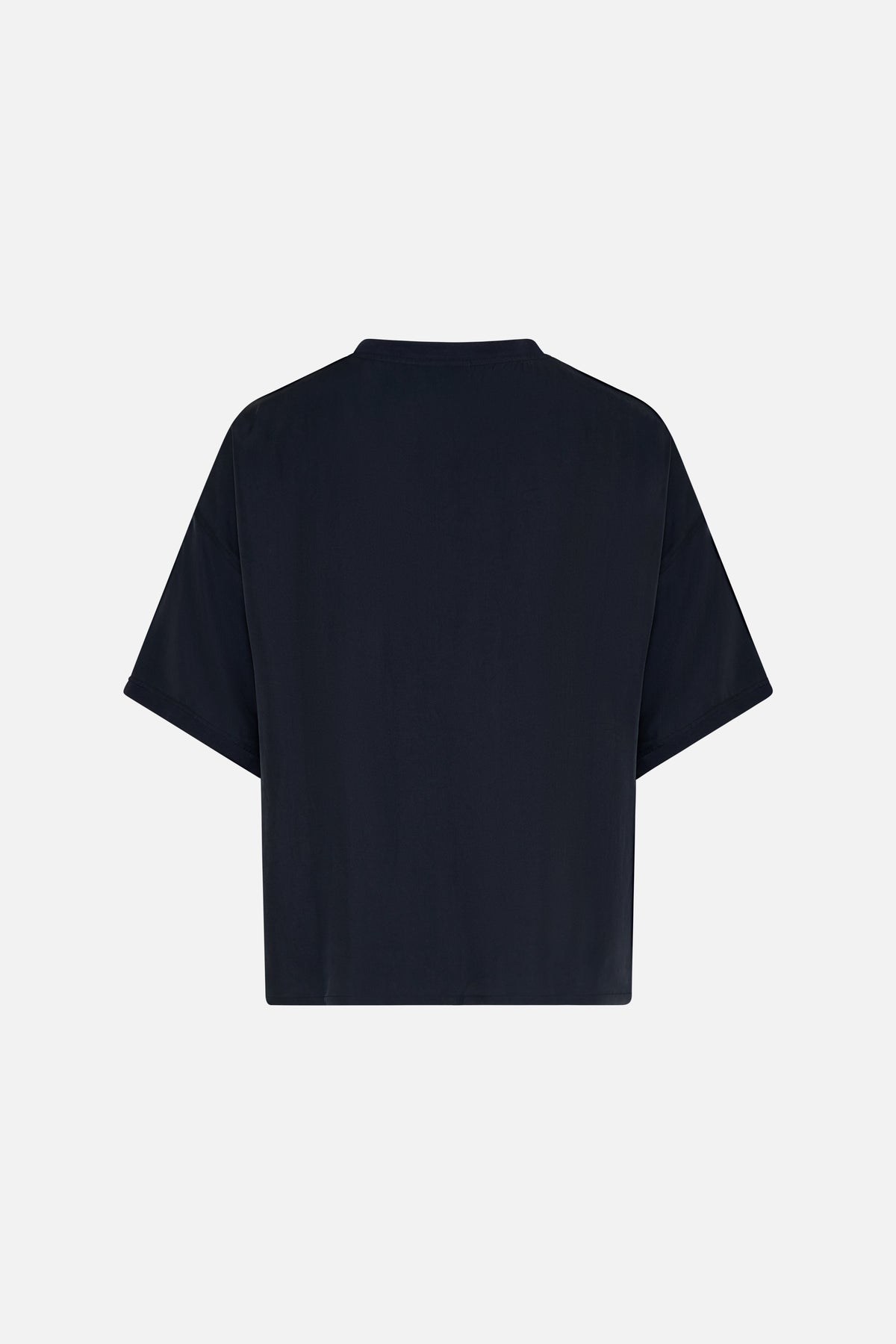 Hotel Franks by CAMILLA black men's woven t-shirt in Leadlight Legends