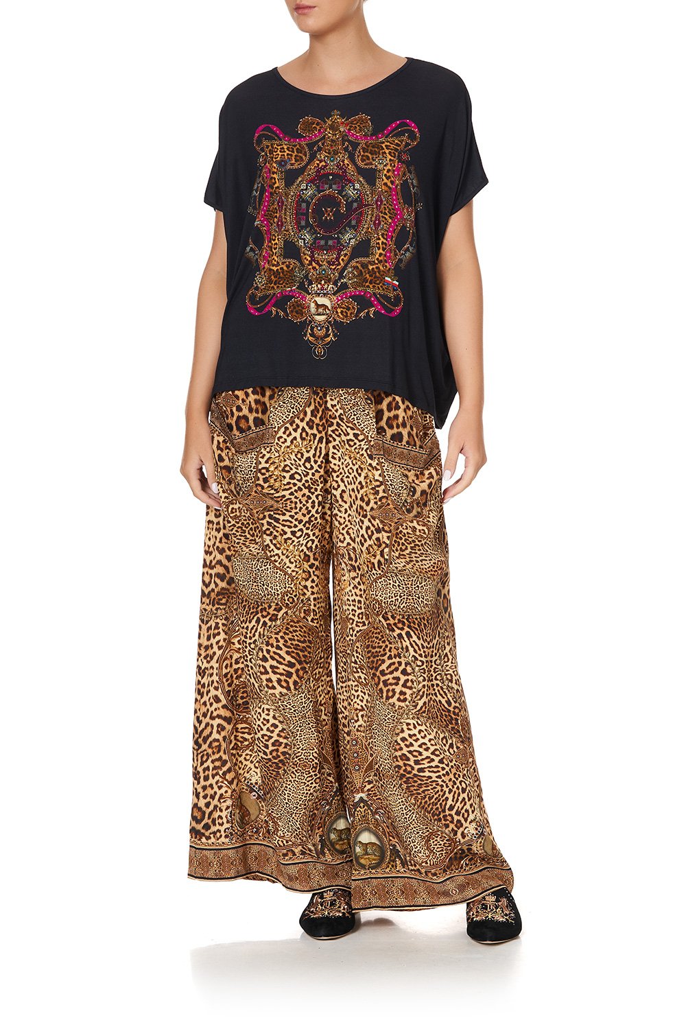 LOOSE FIT ROUND NECK TEE DINING HALL DARLING