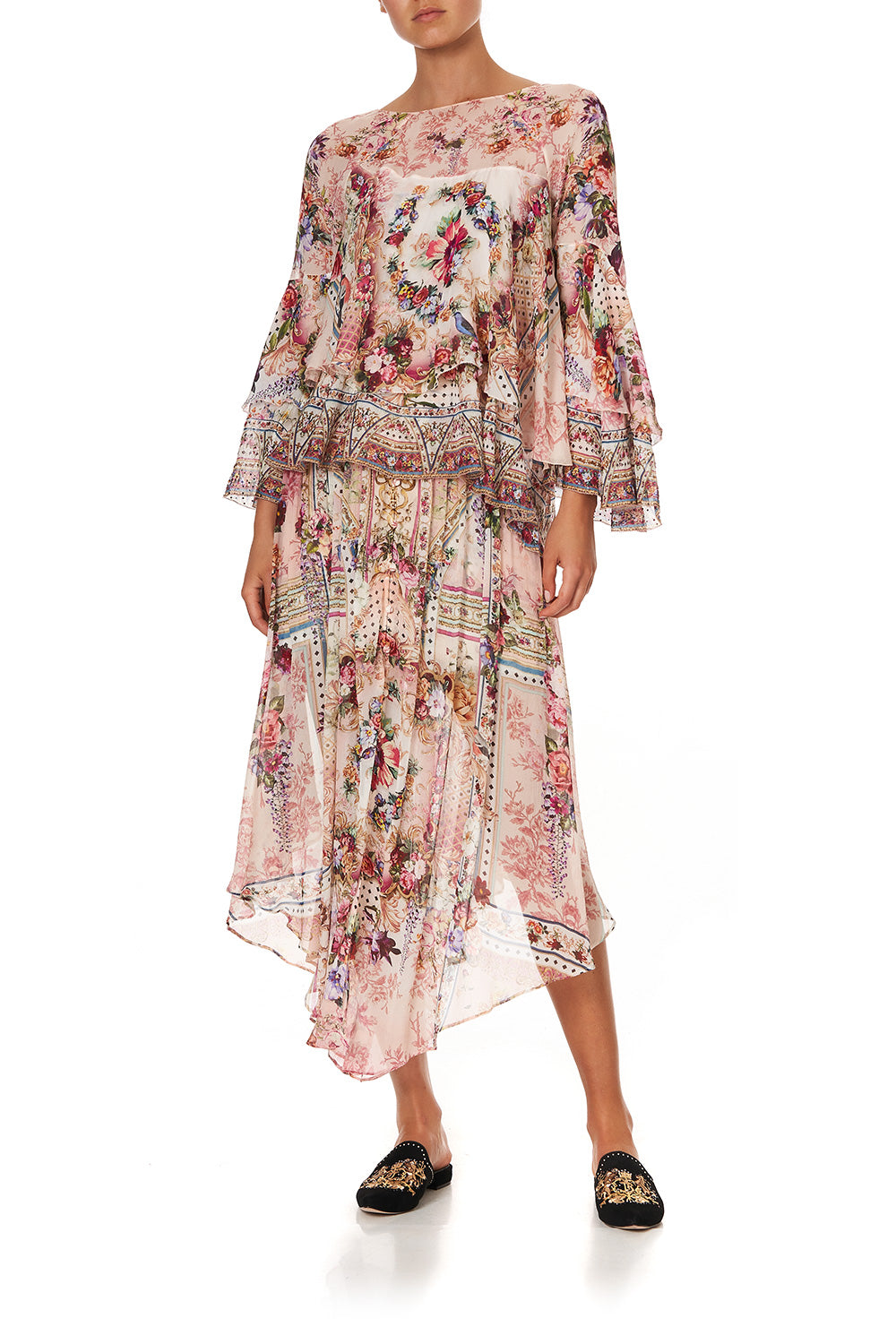 FLARED LAYERED BLOUSE SUMMONED BY A ROSE