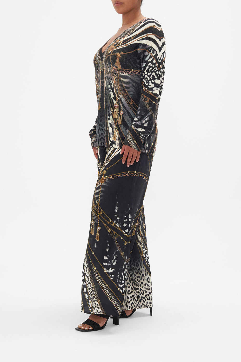 V NECK FULL SLEEVE JUMPER UNTAMED ROYALTY