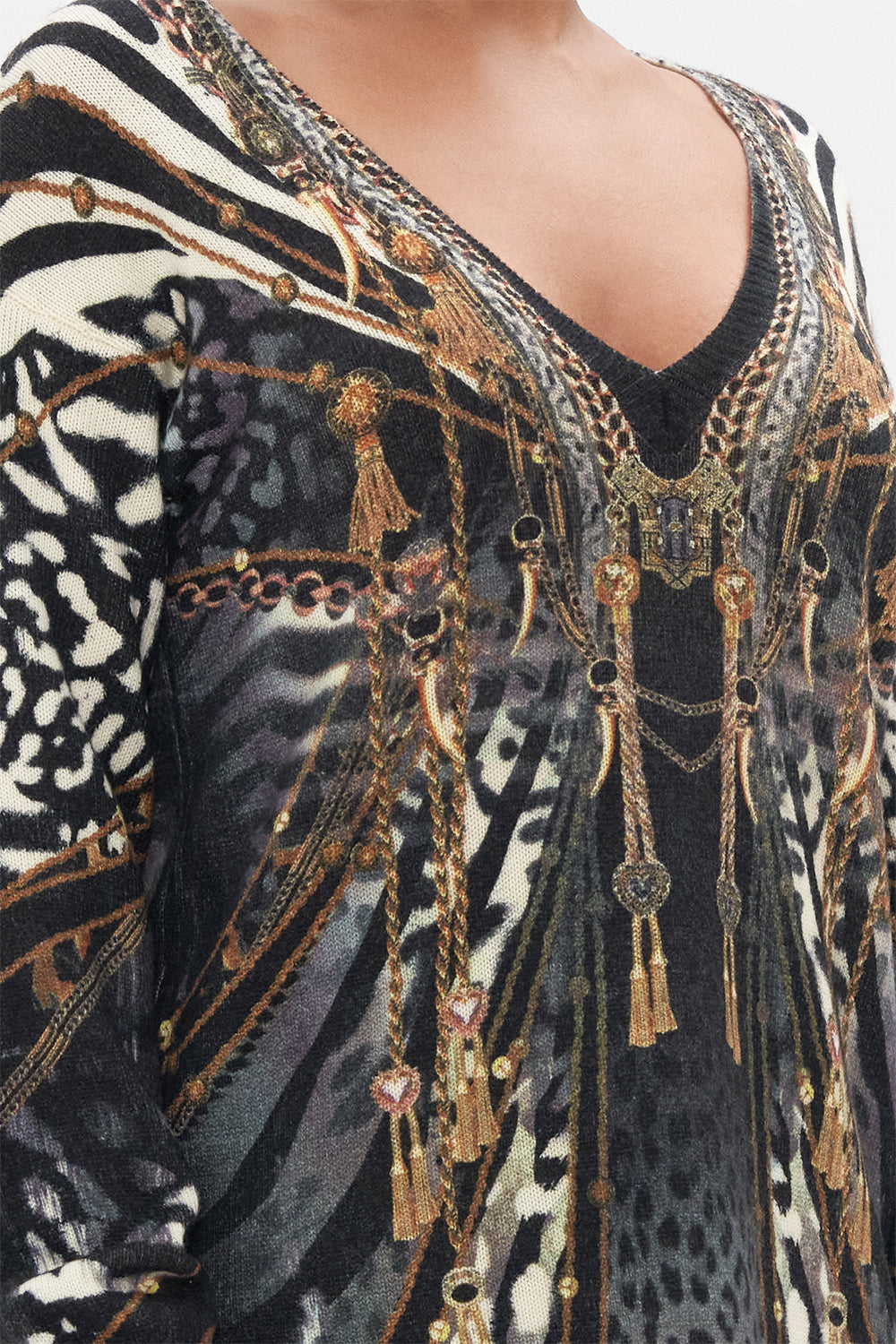 V NECK FULL SLEEVE JUMPER UNTAMED ROYALTY