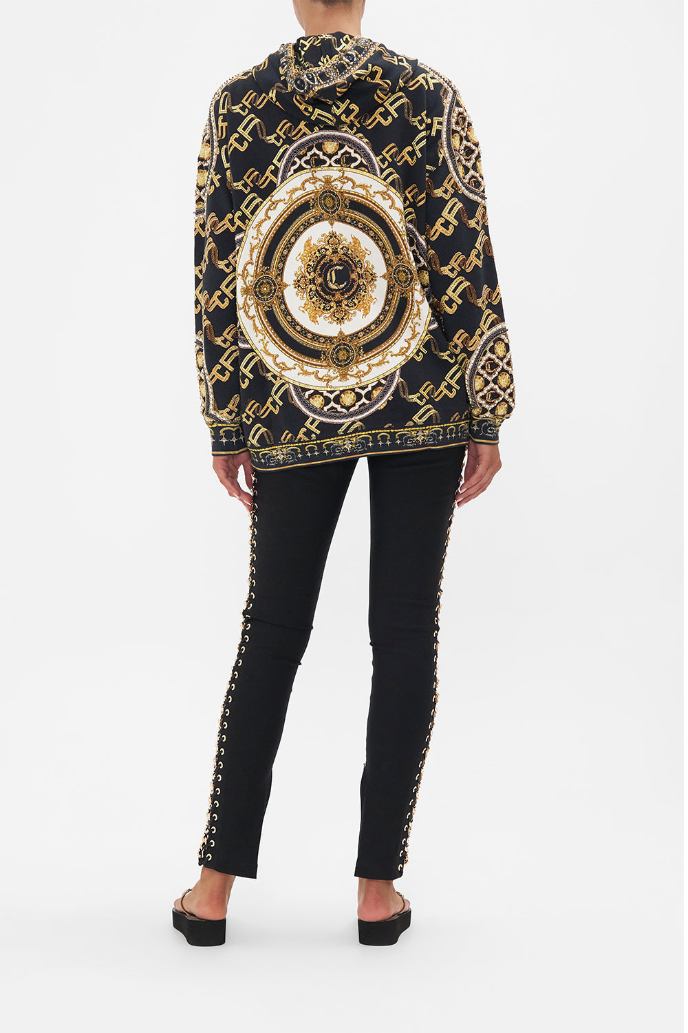 HOODY WITH POCKETS TETHER ME NOT