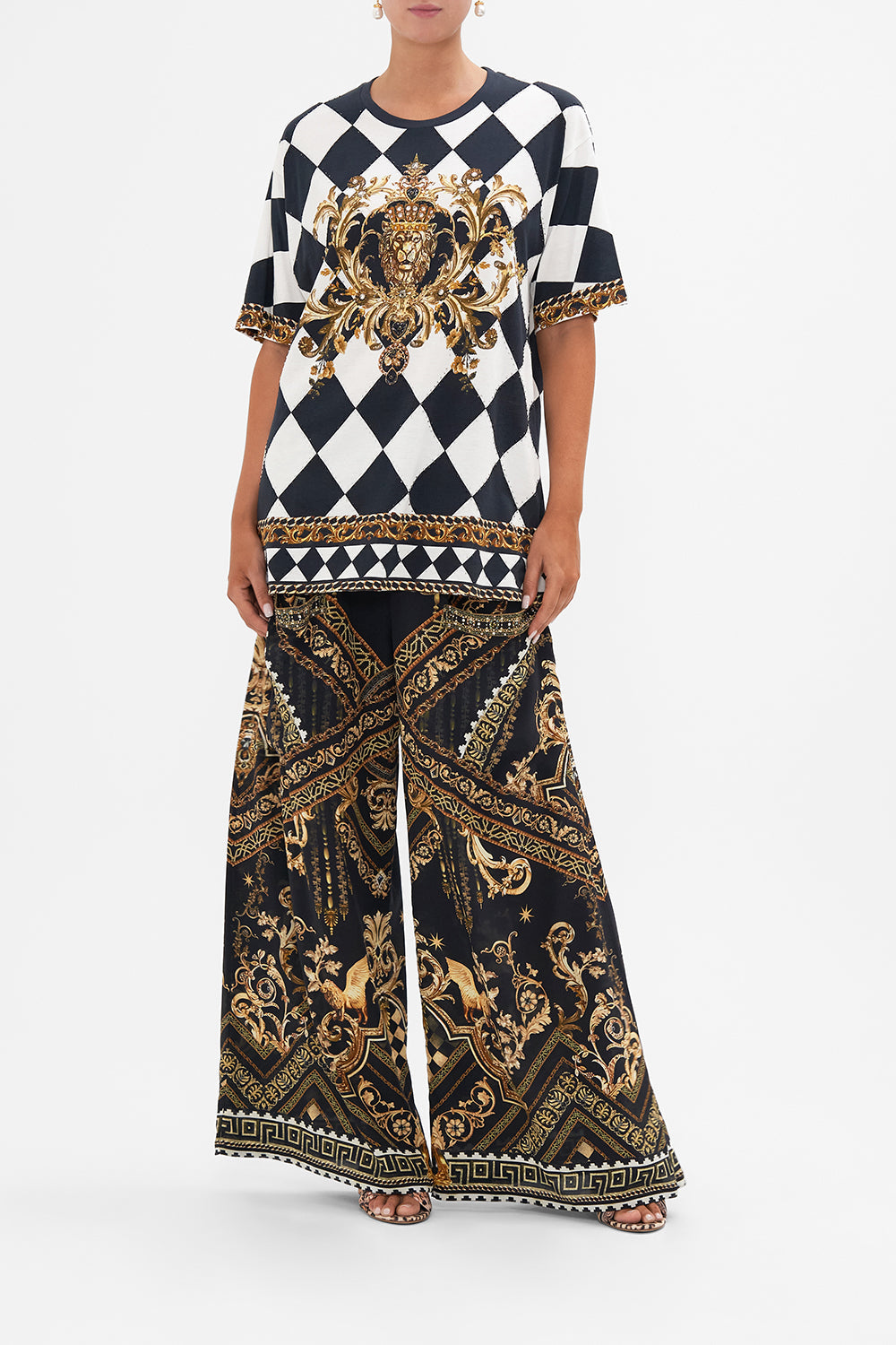 Front view of model wearing CAMILLA black and white t shirt in Duomo Dynasty print