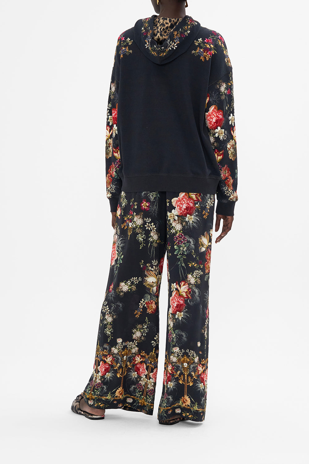 HOODIE WITH SIDE POCKETS A NIGHT AT THE OPERA