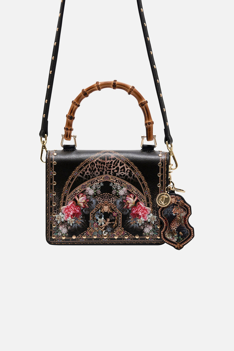 CROSS BODY BOX BAG AND THE QUEEN WORE RED