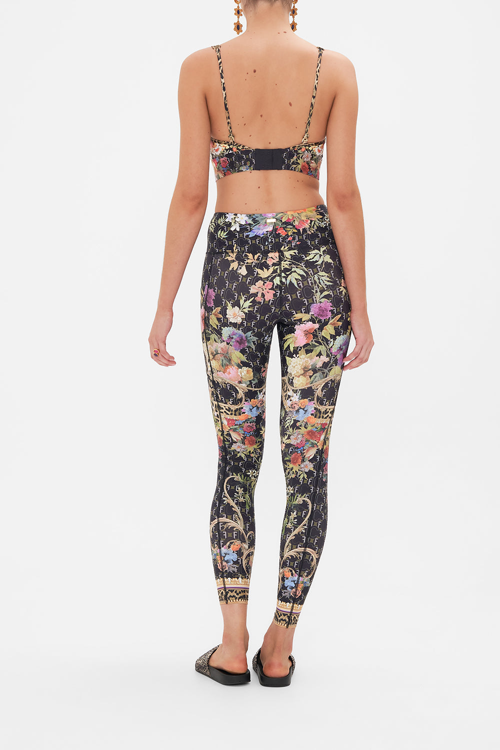 V-NECK ACTIVE CROP A GIFT FROM THE BARON