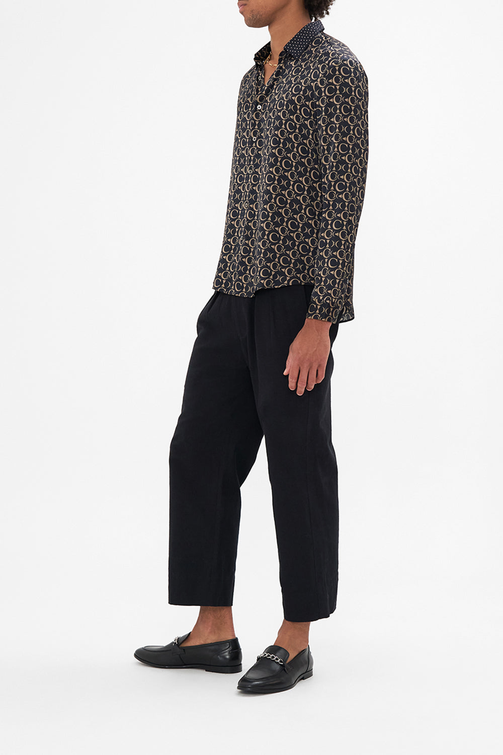 COLLARED LONG SLEEVE SHIRT A NIGHT AT THE OPERA