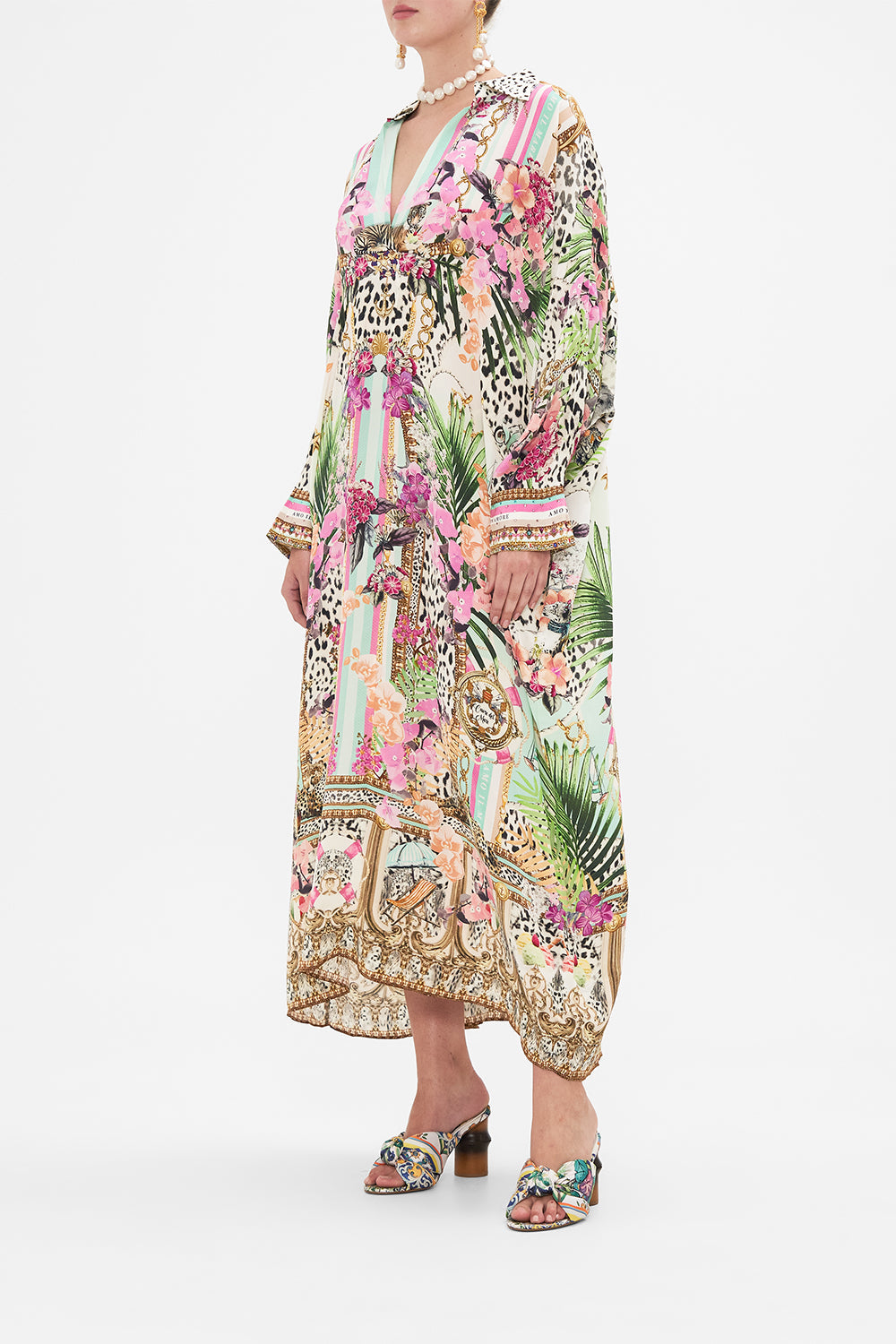 WING COLLAR KAFTAN DEAR AMORE MIO