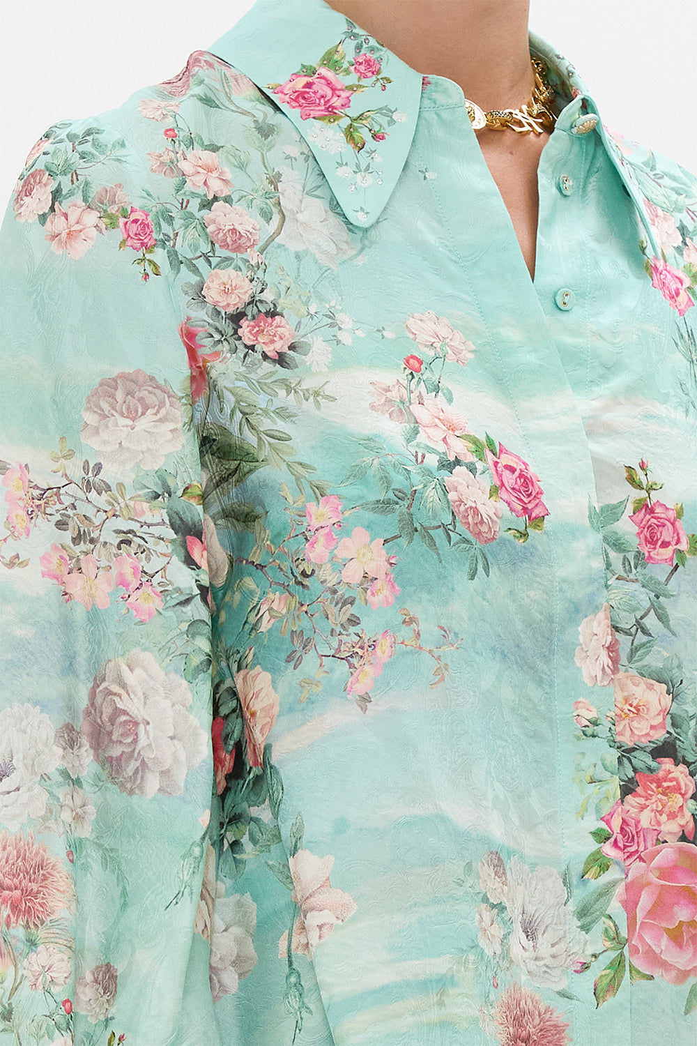 CURVED COLLAR BLOUSE THE JEWELLERY MUSEUM