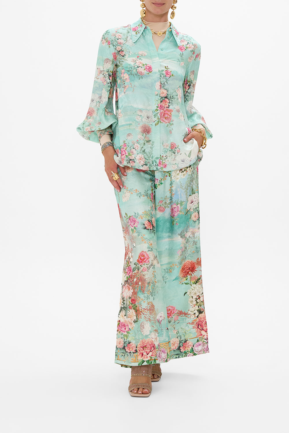 CURVED COLLAR BLOUSE THE JEWELLERY MUSEUM