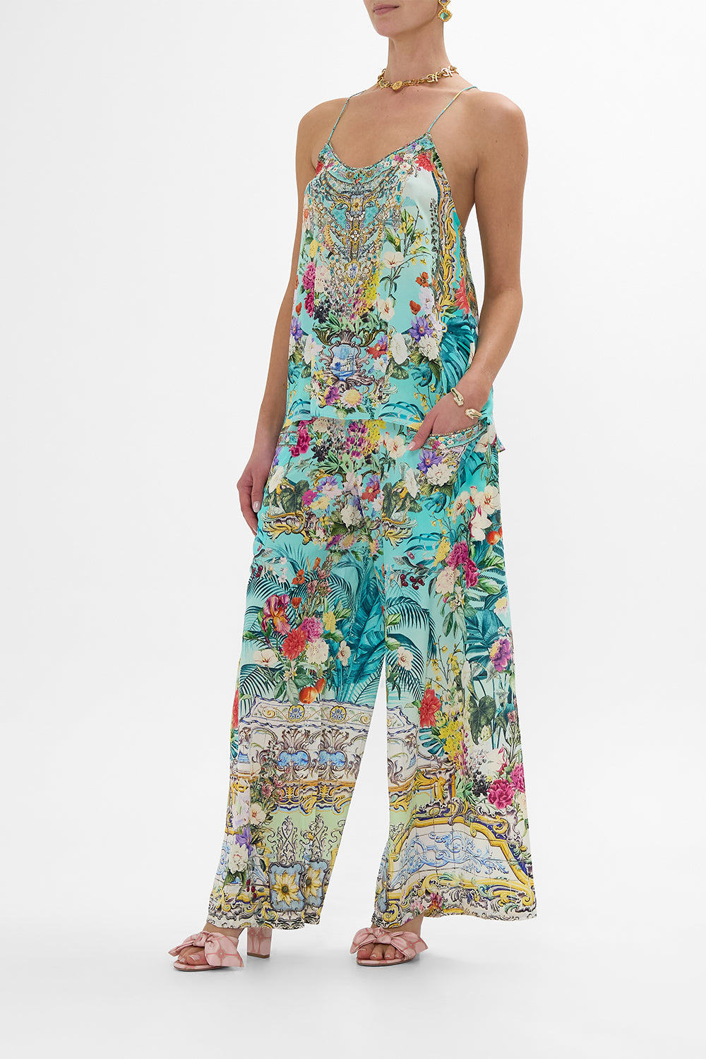 T BACK SHOESTRING TOP GARDENS OF QUELUZ