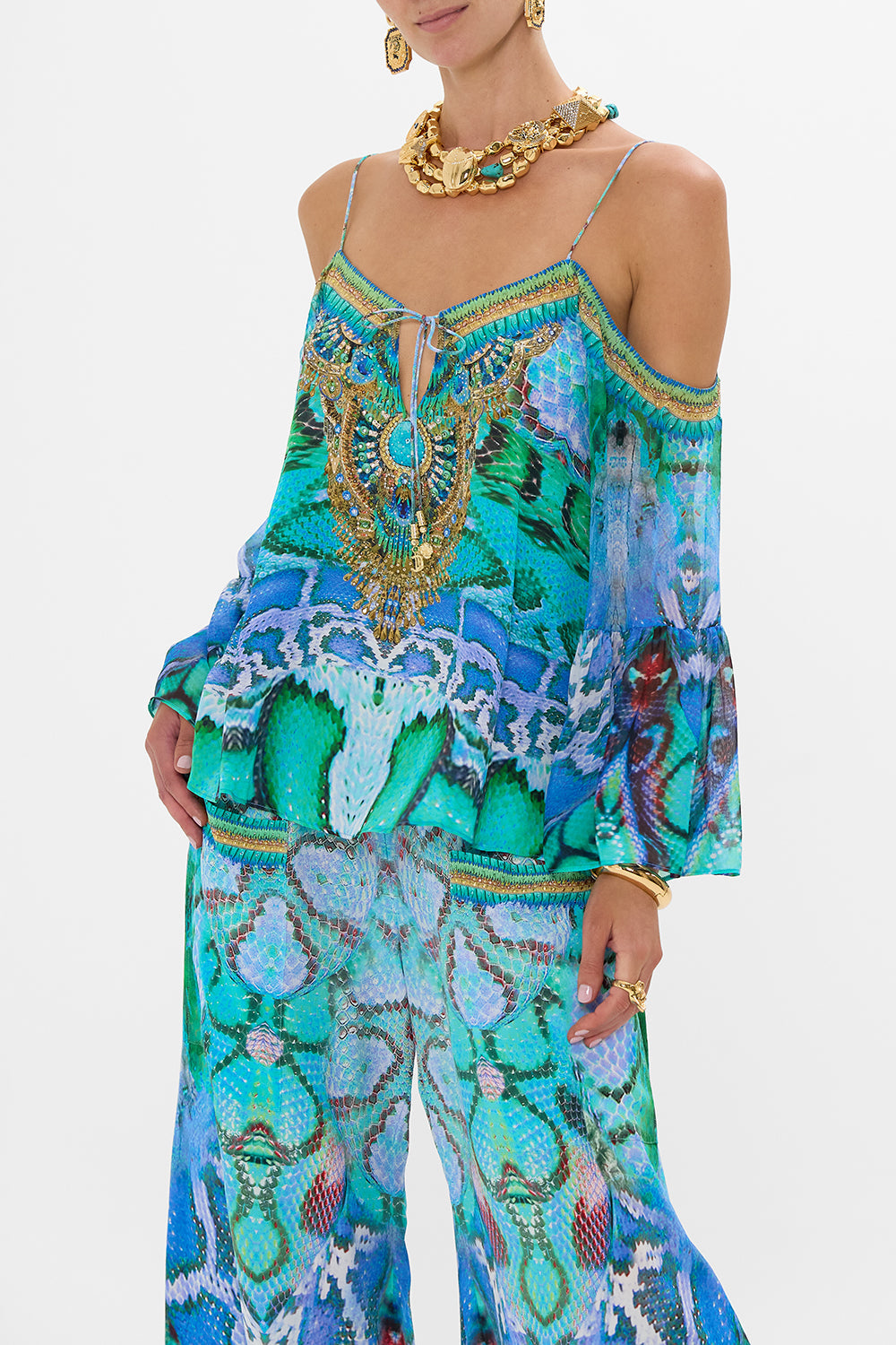 DROP SHOULDER TOP LAND OF WONDER