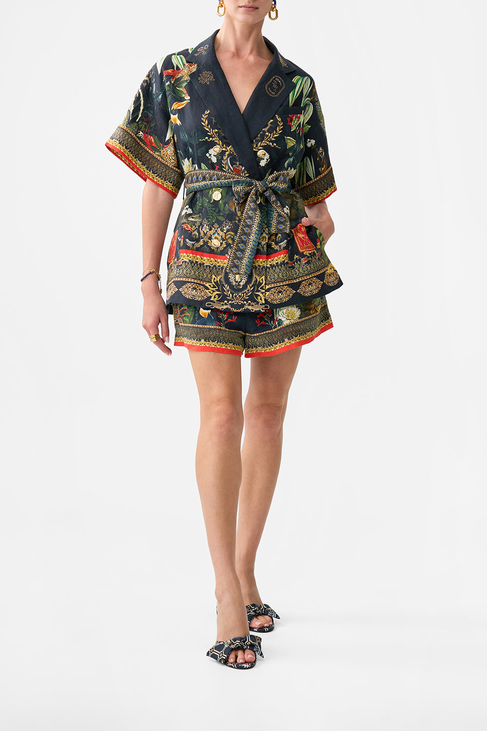 TUCK FRONT SHORT READY FOR MY WELCOME DRINK