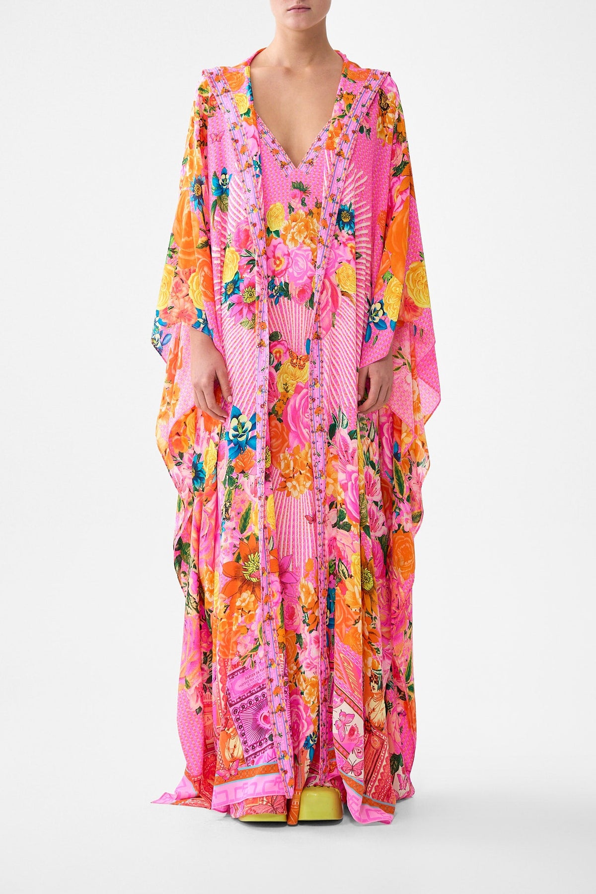 OVERSIZED ROBE ILLUSTRATION NATION