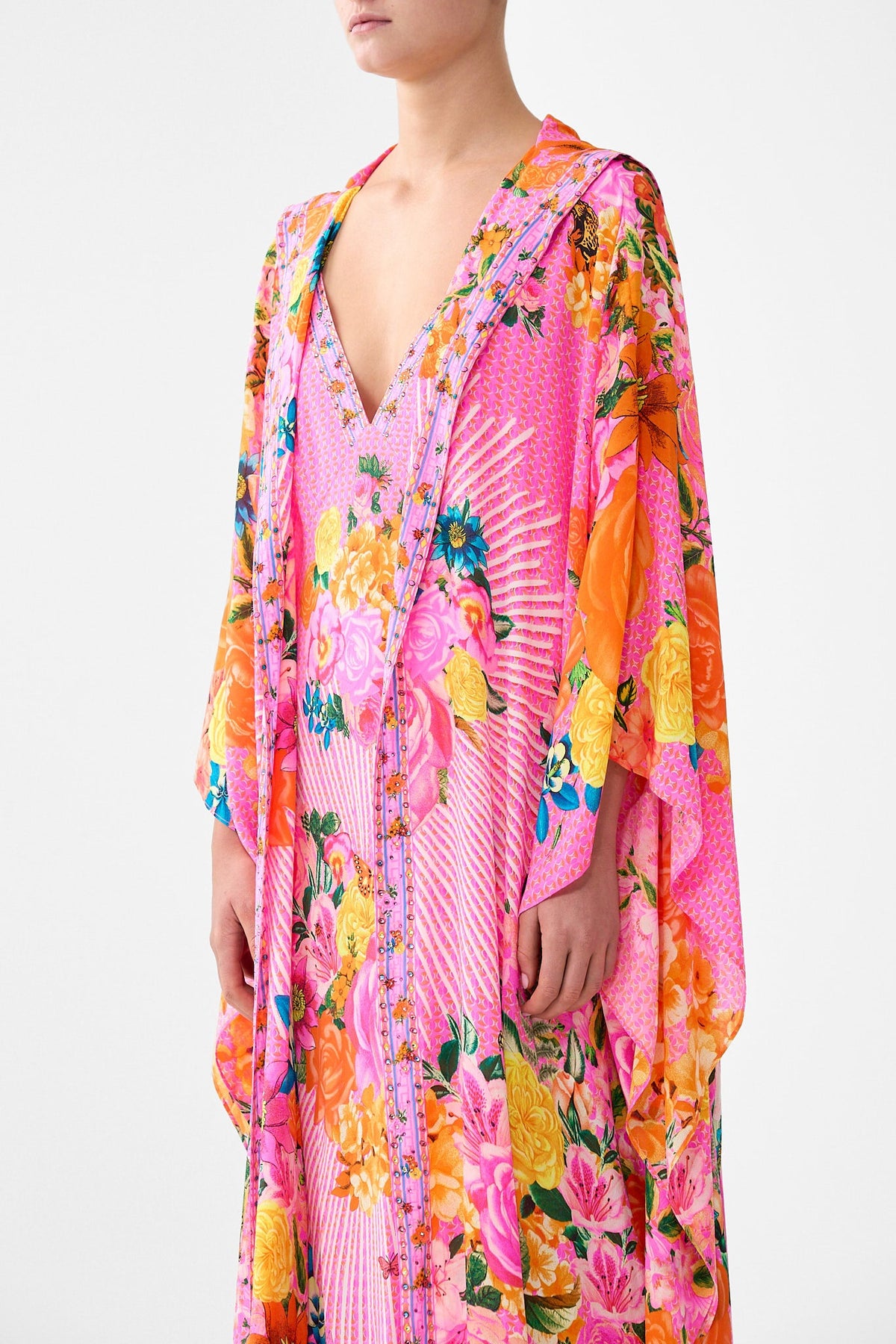 OVERSIZED ROBE ILLUSTRATION NATION