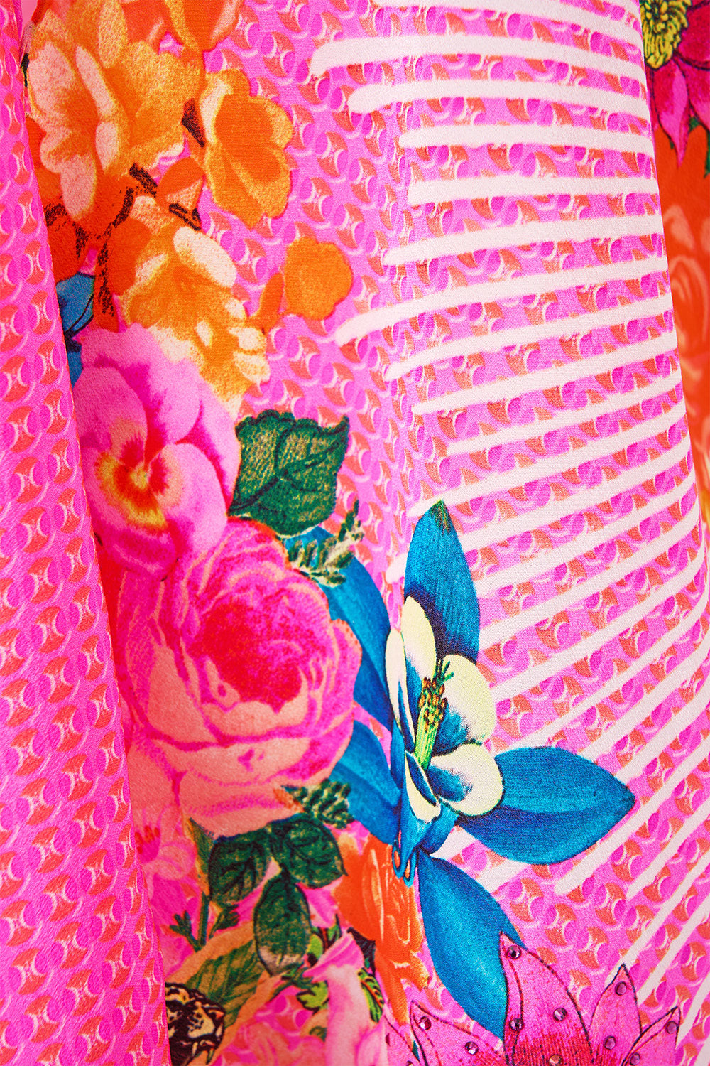 KNOTTED SCARF TOP ILLUSTRATION NATION