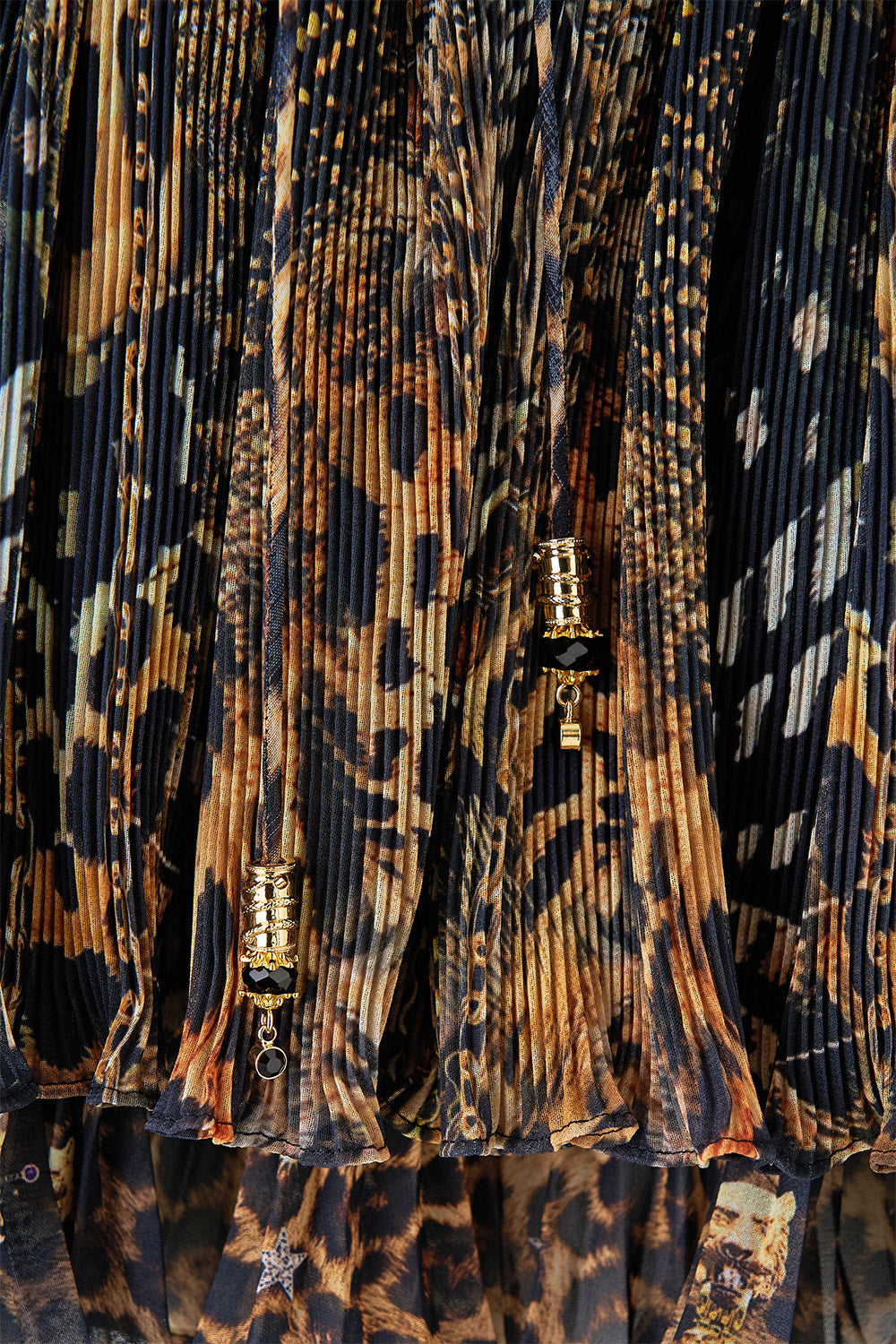 OFF SHOULDER SHORT SLEEVE PLEATED TOP FELINE FOLKLORE