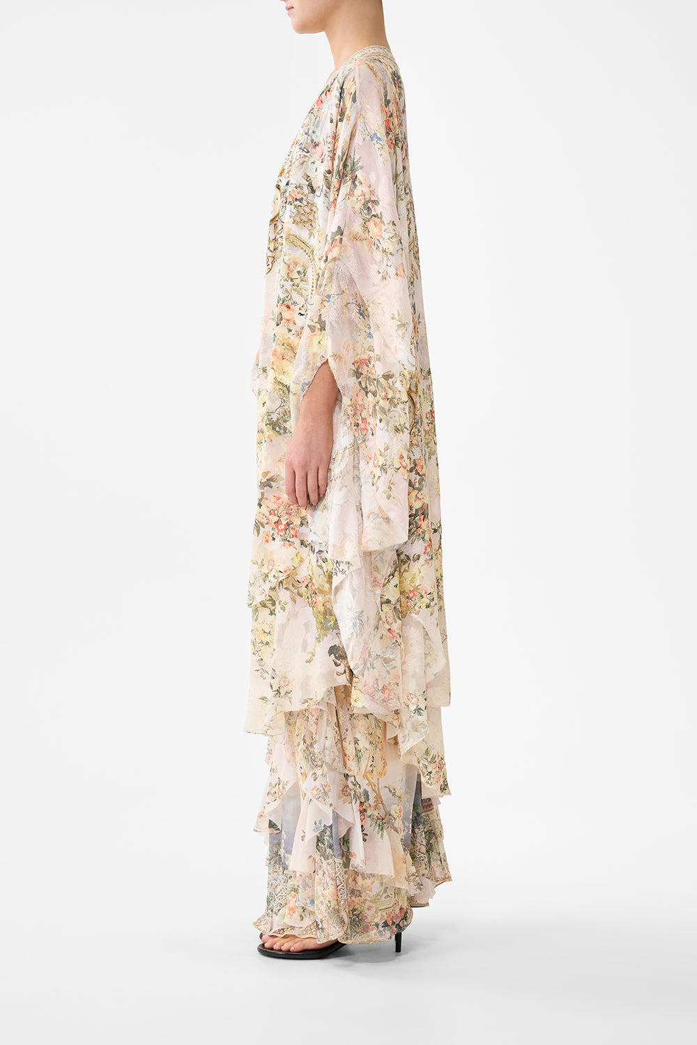 SCALLOPED EDGE LAYER TWILIGHT IN ISTANBUL