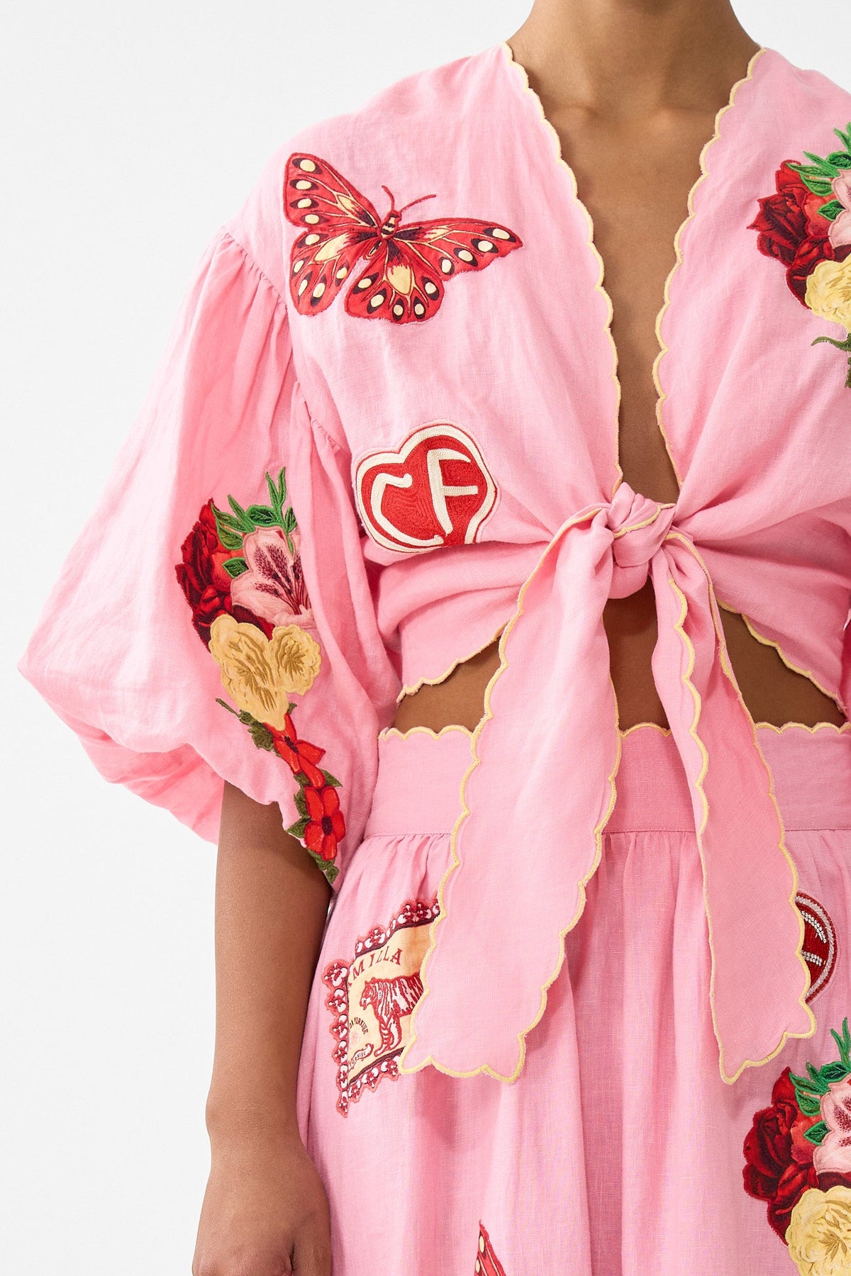 TIE FRONT PUFF SLEEVE TOP COLLAGE KINGDOM