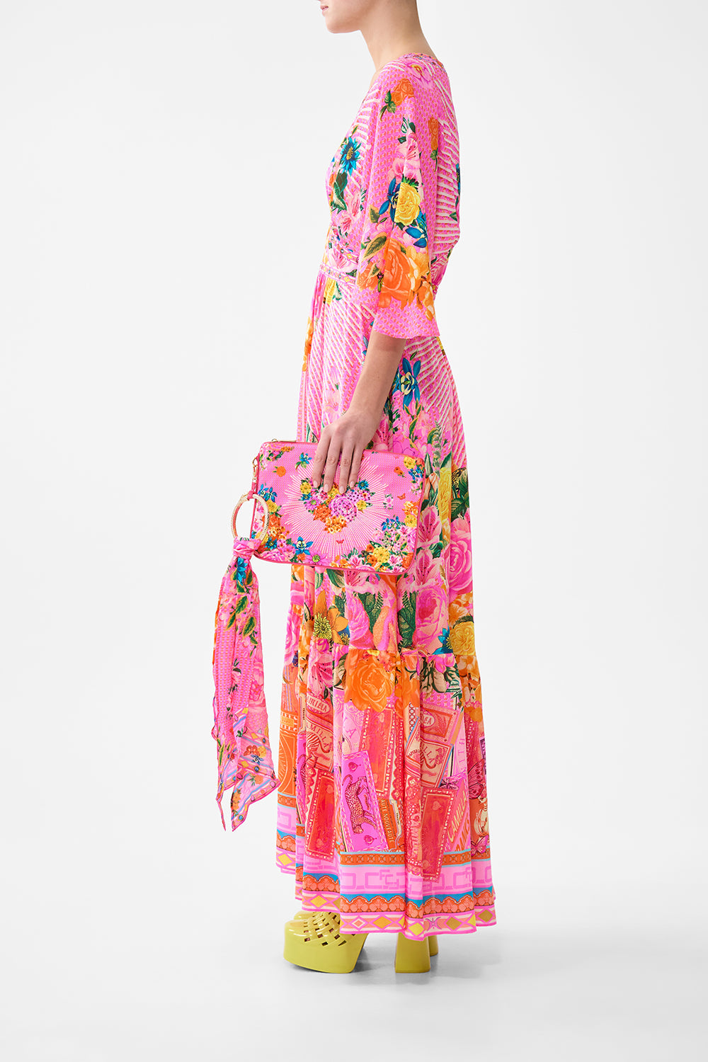 RING SCARF CLUTCH ILLUSTRATION NATION