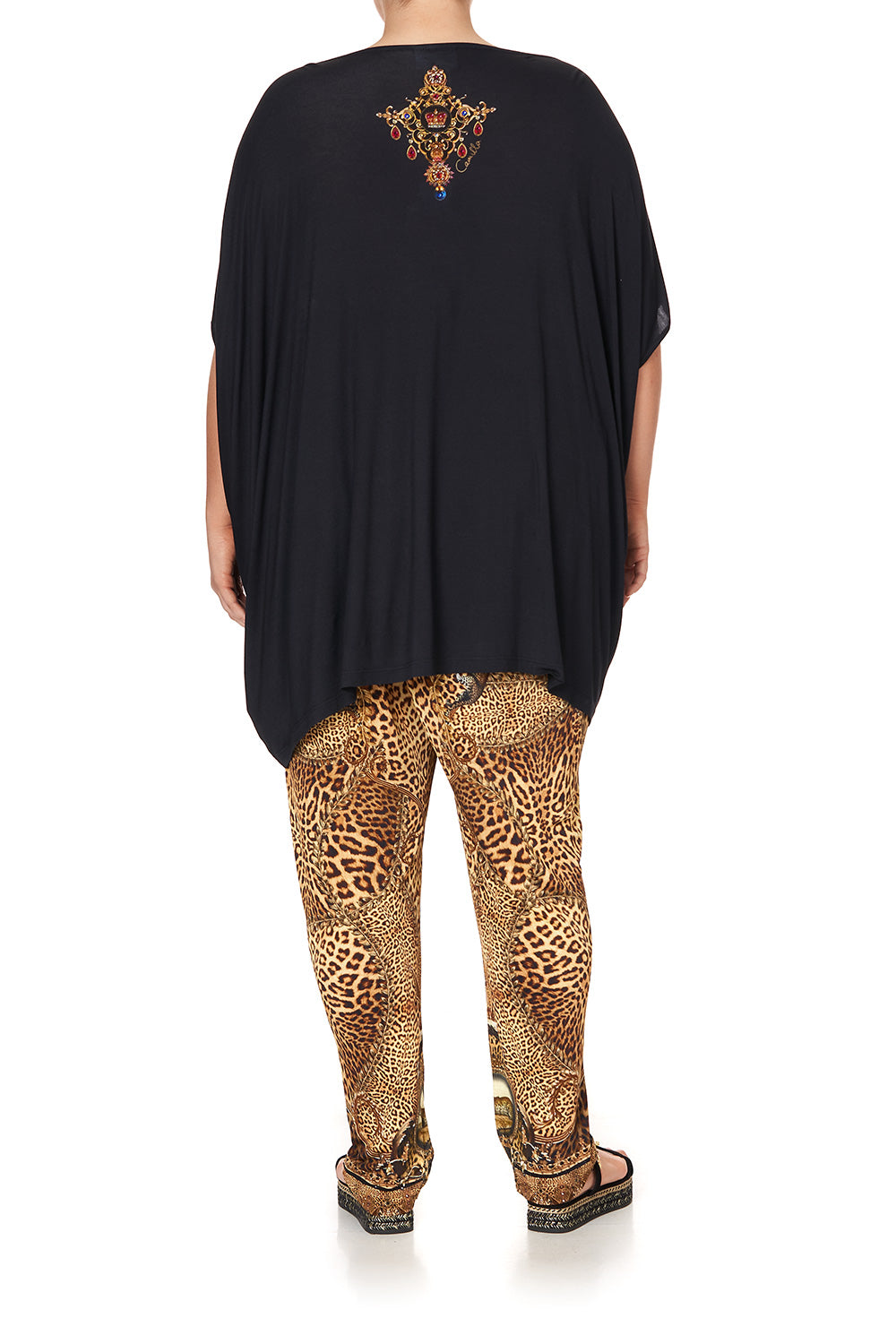 LOOSE FIT ROUND NECK TEE DINING HALL DARLING