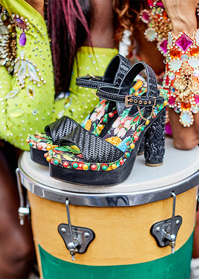 BLACK STRAPPED PLATFORM HEEL