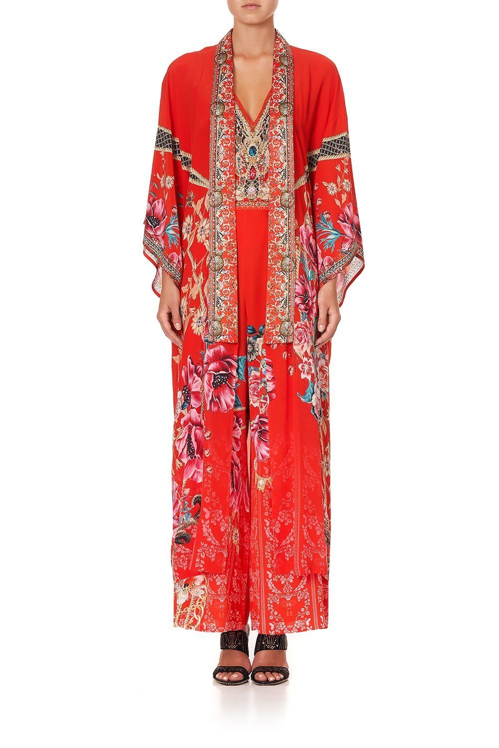 KIMONO COAT AND THE QUEEN WORE RED