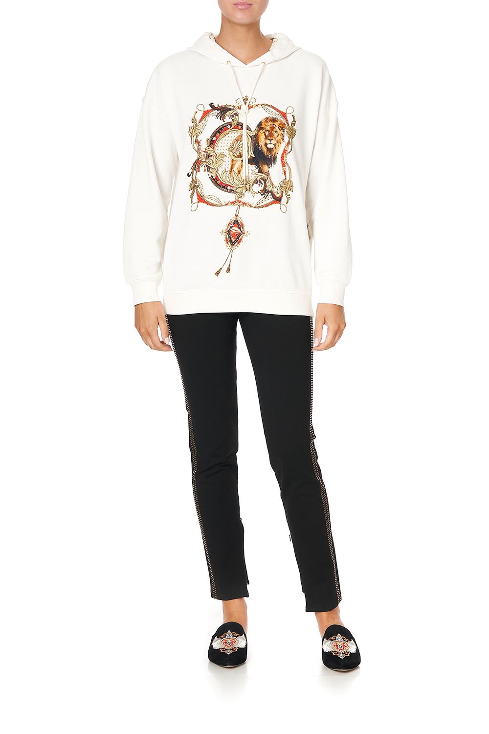 HOODY WITH POCKETS AND THE QUEEN WORE RED