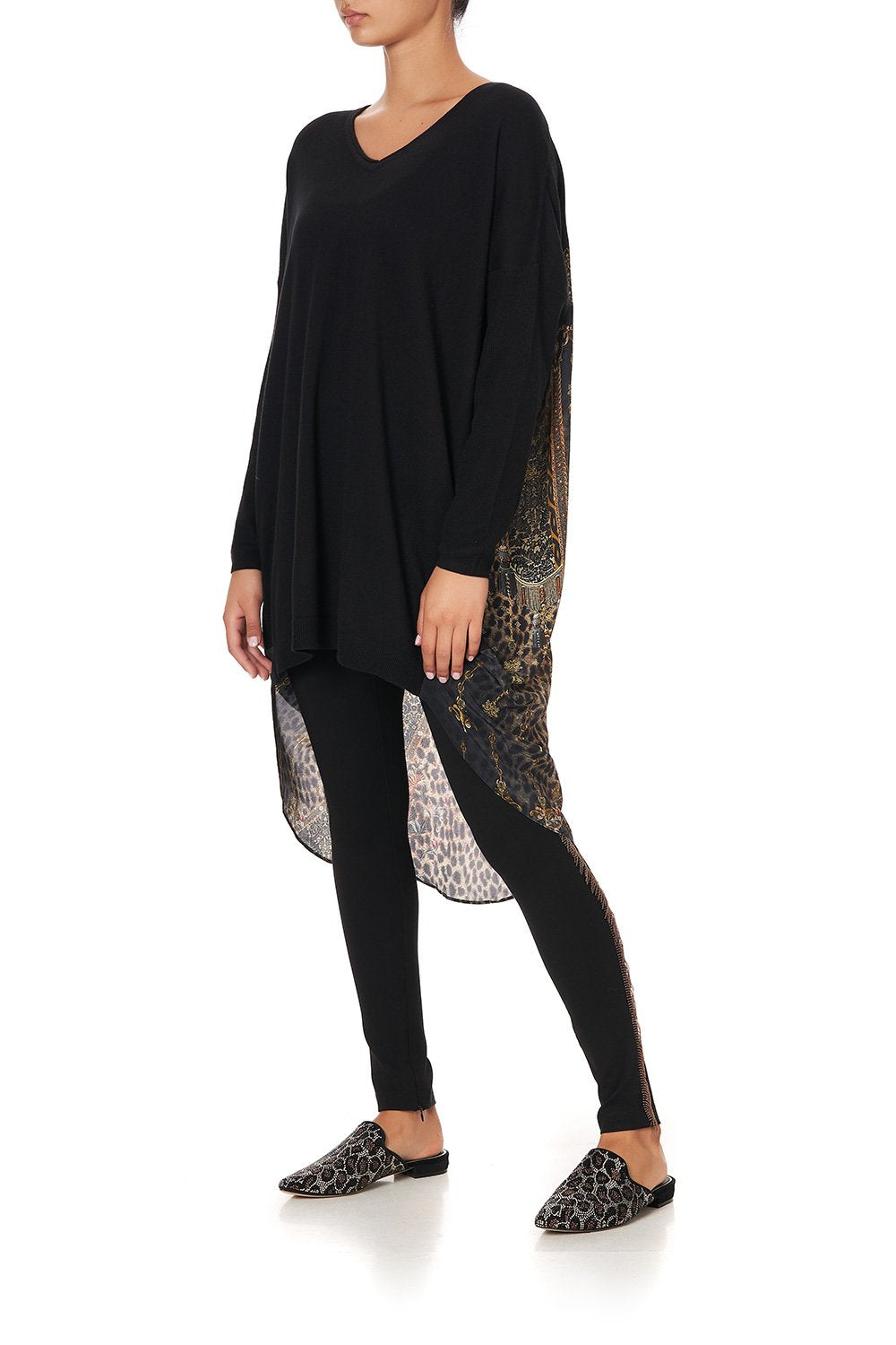 V NECK JUMPER WITH PRINT BACK ABINGDON PALACE