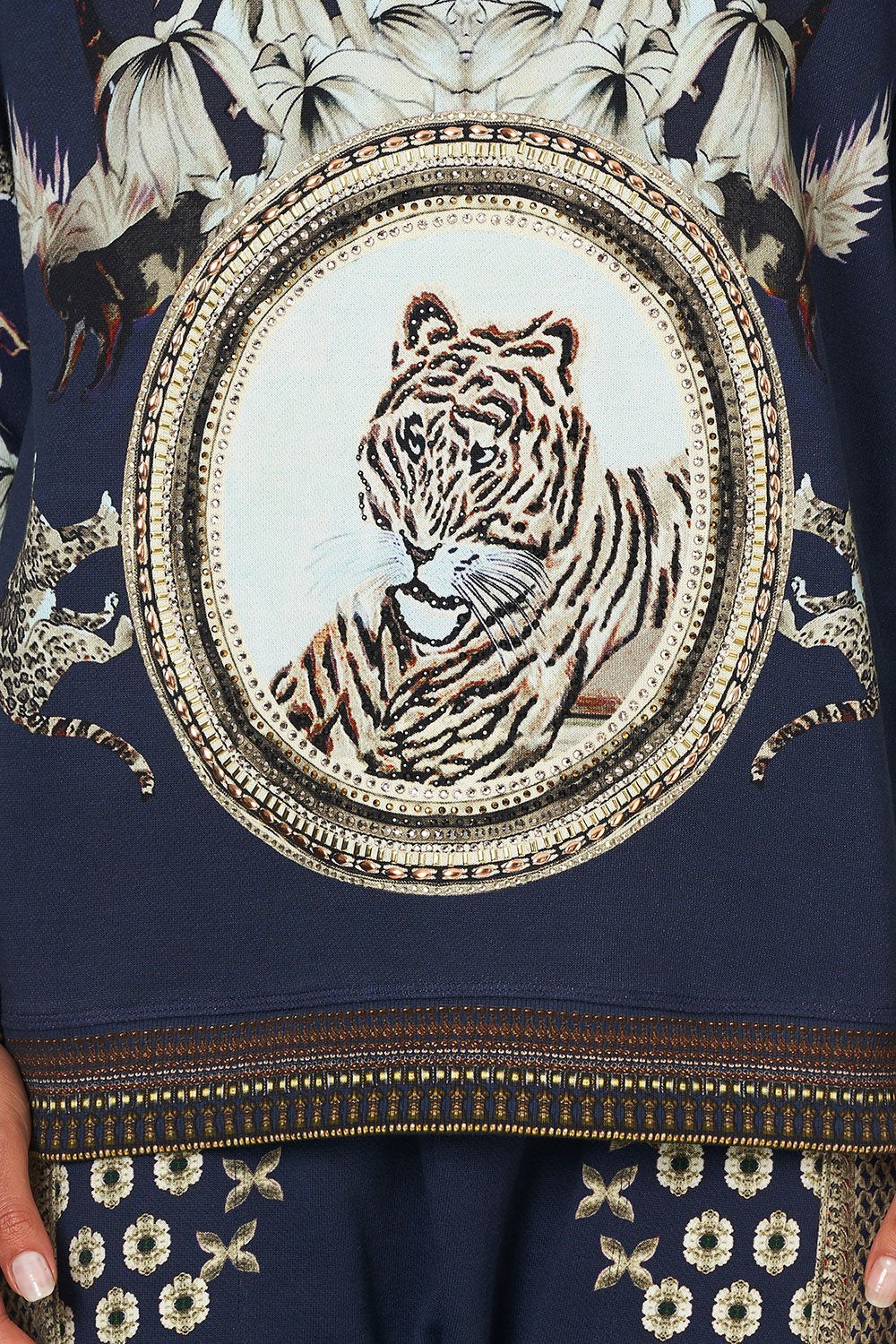 HOODIE WITH POCKETS A LITTLE PAST TWILIGHT