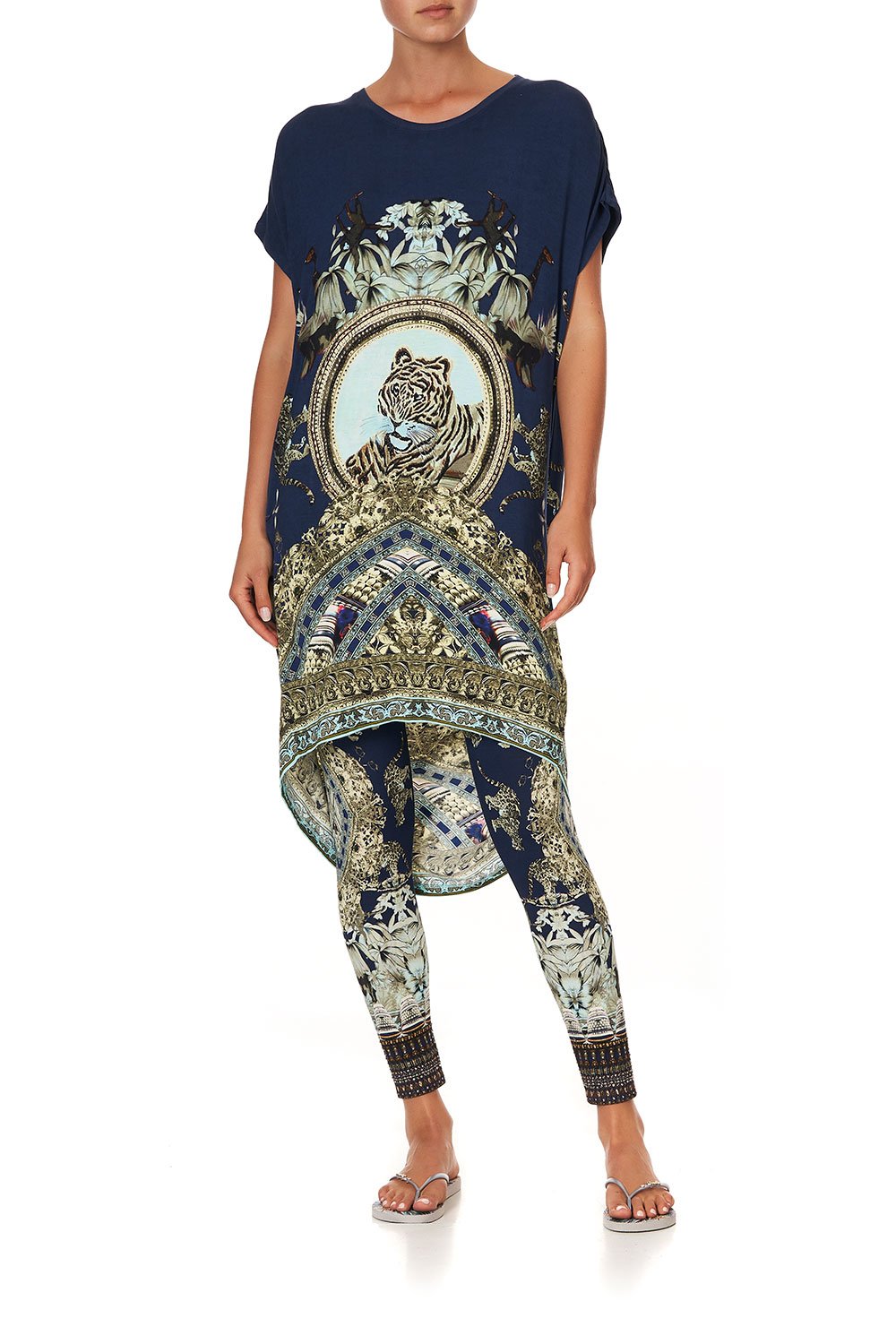 LONG SCOOP BACK HEM T-SHIRT A LITTLE PAST TWILIGHT