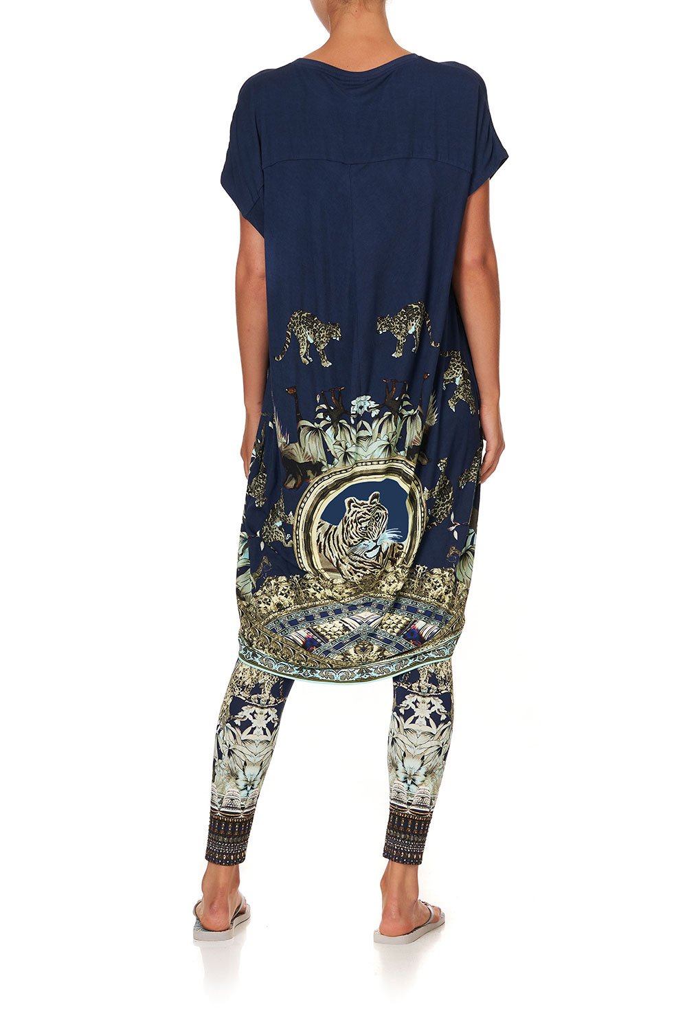 LONG SCOOP BACK HEM T-SHIRT A LITTLE PAST TWILIGHT