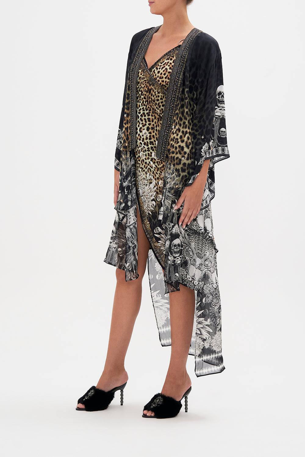 KIMONO WITH LONG UNDERLAYER ORDER OF DISORDER