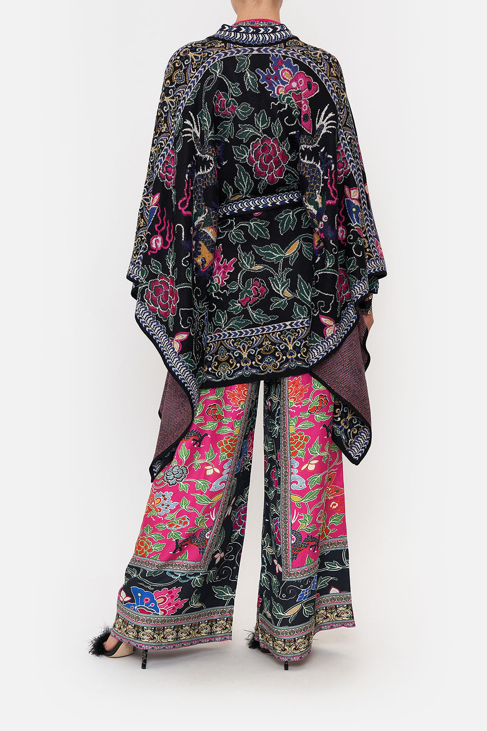 SHORT KNIT PONCHO WITH TIE TWILIGHTS TOKEN