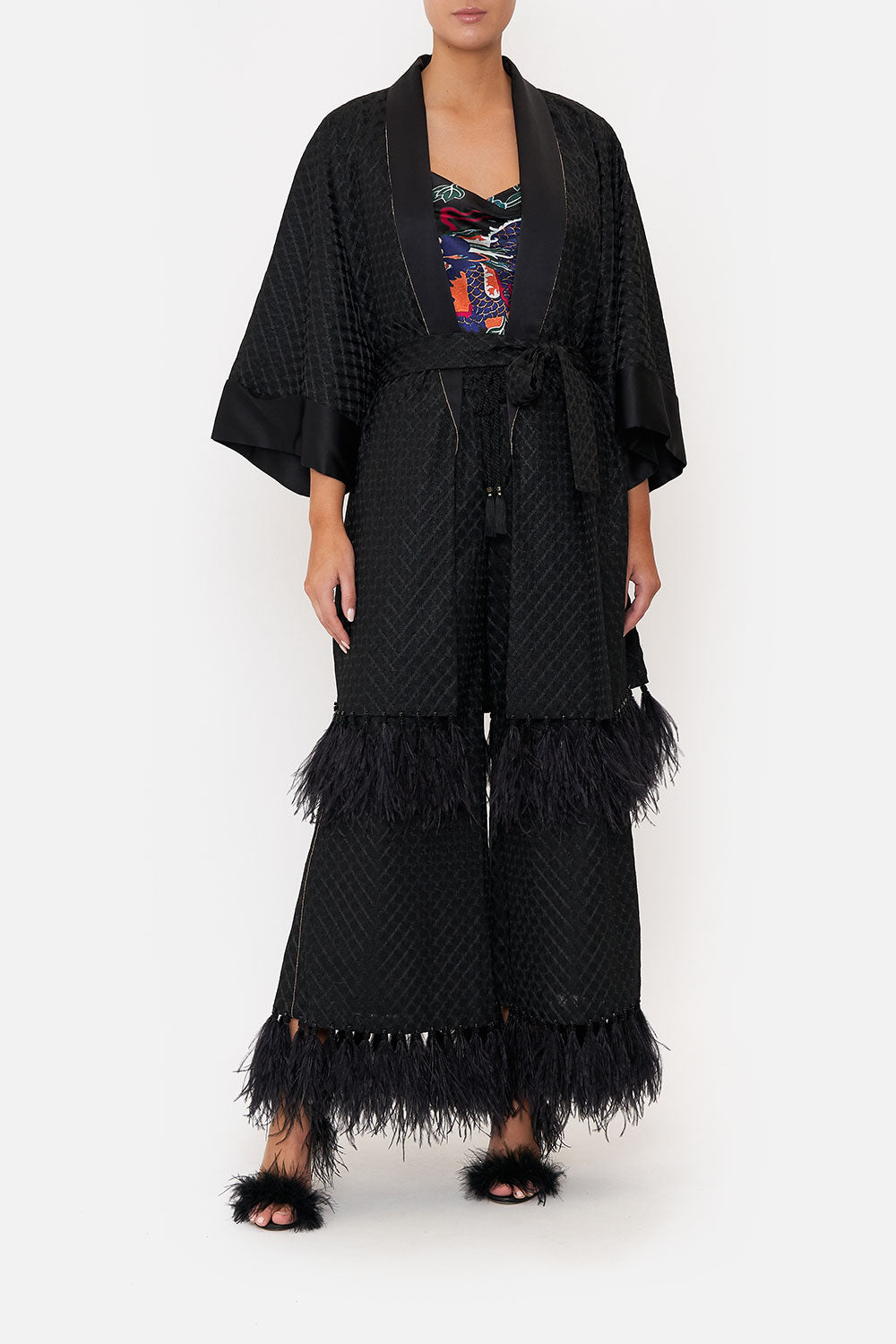 ROBE WITH NARROW COLLAR HOLLYWOOD HEIST