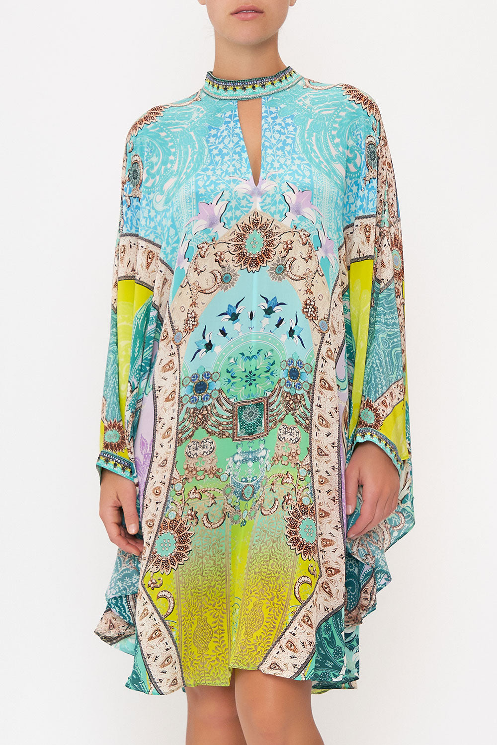 SHORT KAFTAN WITH HIGH NECK TURN BACK TIME