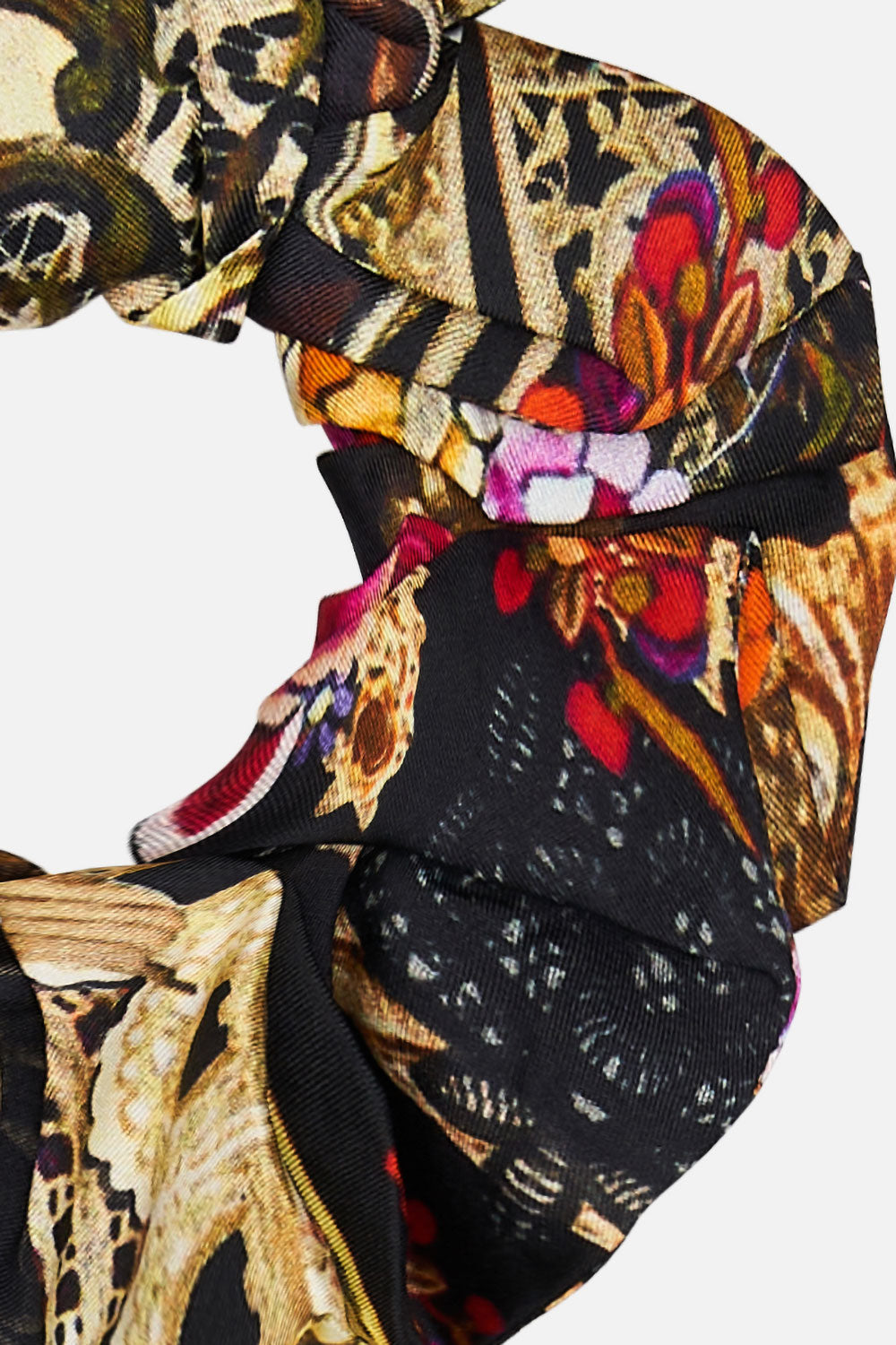 SCRUNCHIE DANCE WITH DUENDE