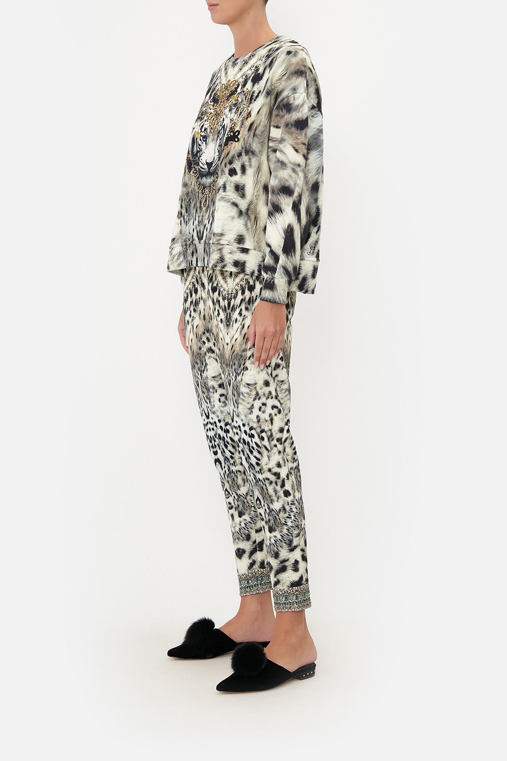 SHORT RELAXED SWEATER SNOW WHISPERS LOUNGE