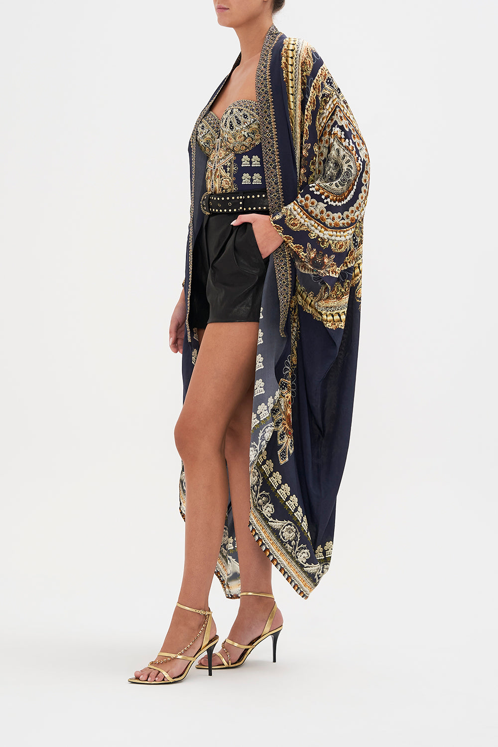 LAYER WITH KIMONO COLLAR ITS ALL OVER TORERO