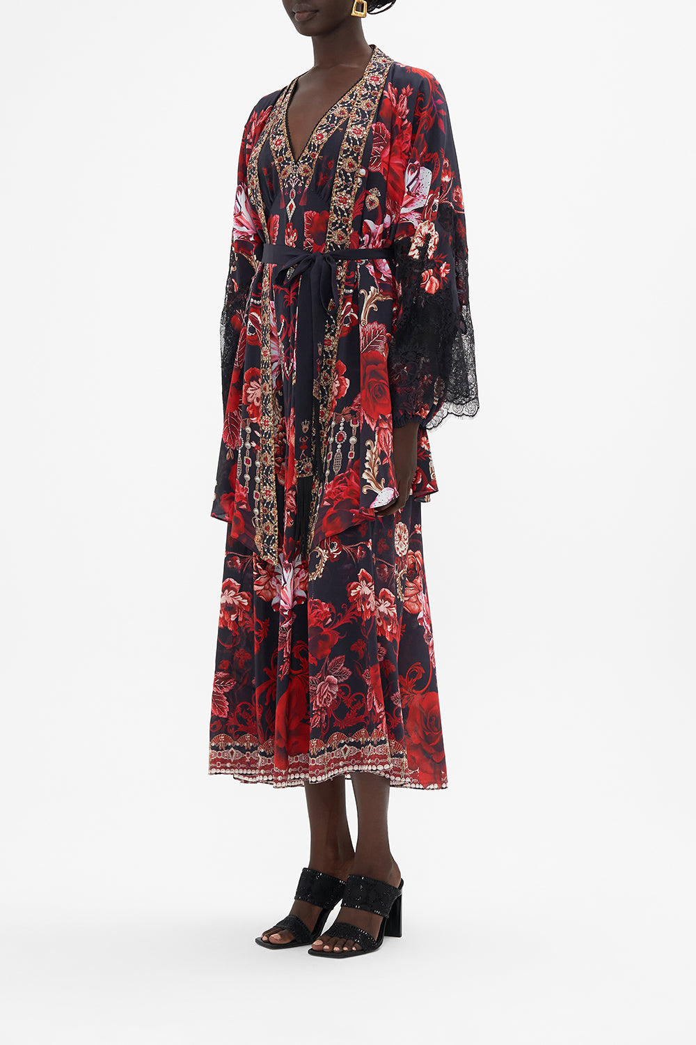 LAYER WITH LACE CONTRAST SLEEVES SISTERHOOD OF THE ROSE