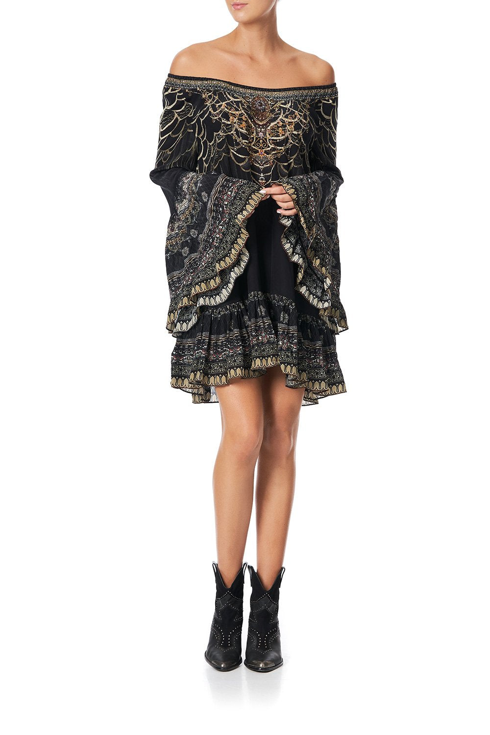 A LINE FRILL DRESS UNDER A FULL MOON