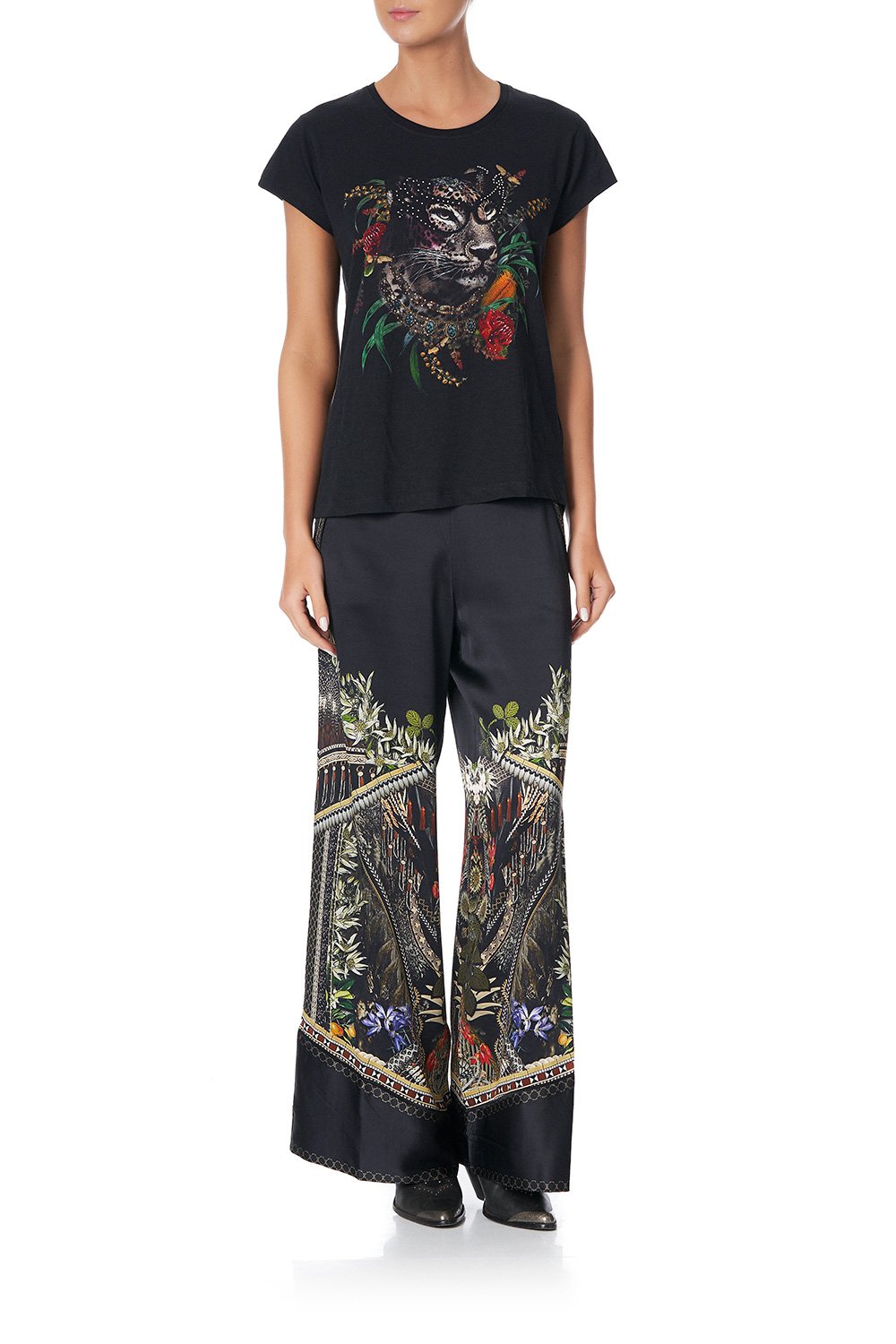 CURVED HEM FITTED TEE BOTANICAL CHRONICLES