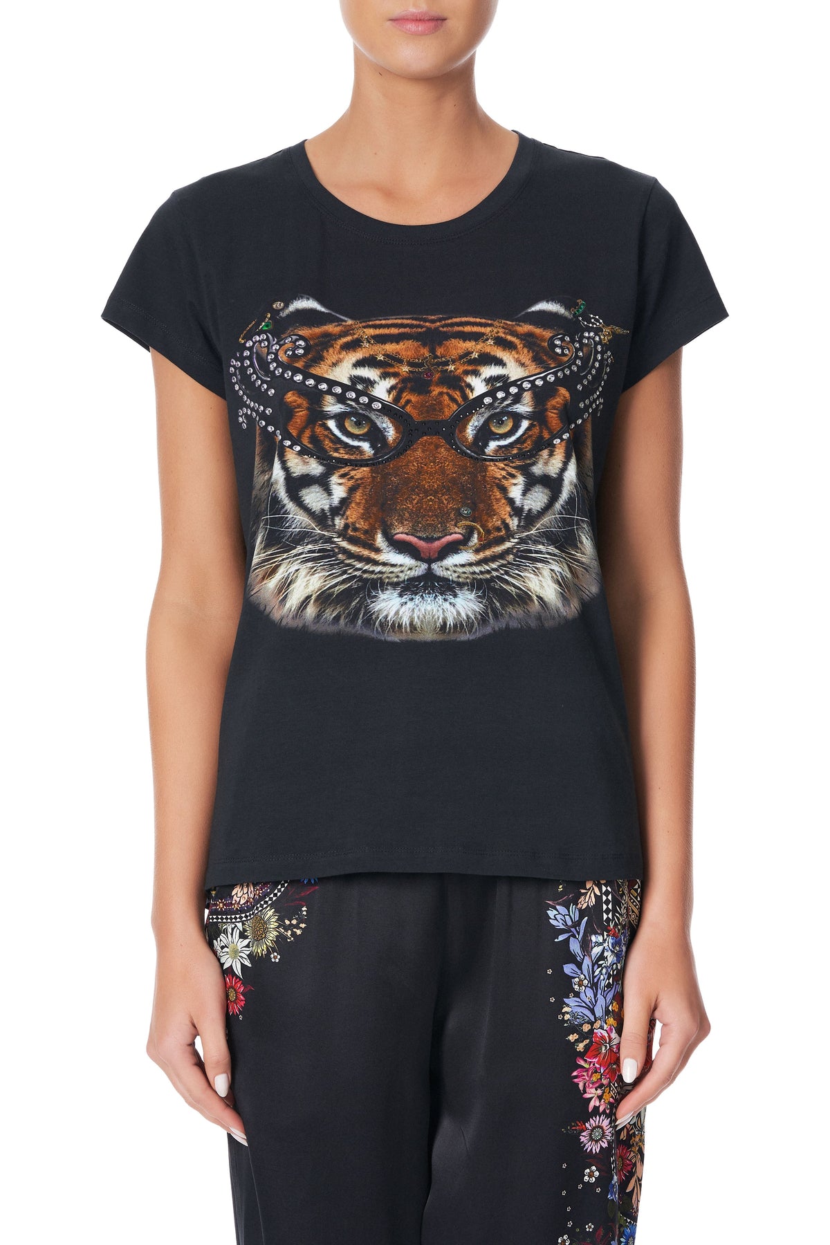 CURVED HEM FITTED TEE BOTANICAL CHRONICLES