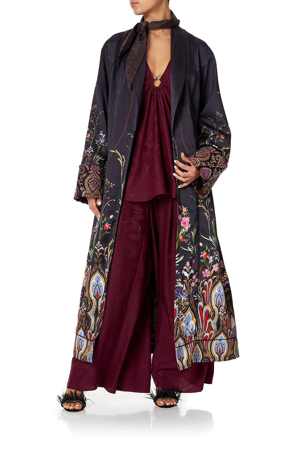 COAT WITH DETACHABLE BACK BAND WILD FLOWER