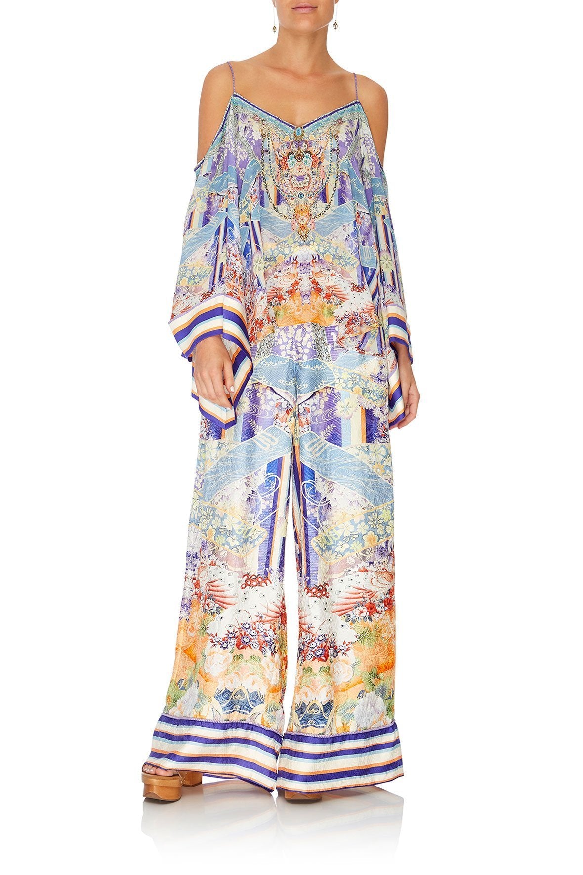 FLARE SLEEVE TOP GIRL IN THE KIMONO