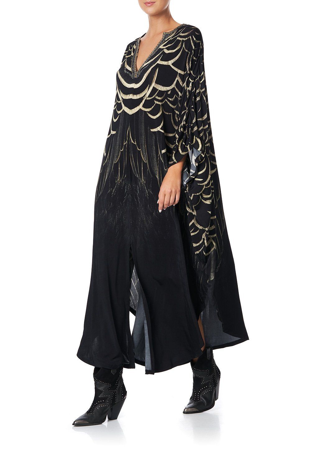 JERSEY LONG KAFTAN WITH ROUNDED HEM UNDER A FULL MOON