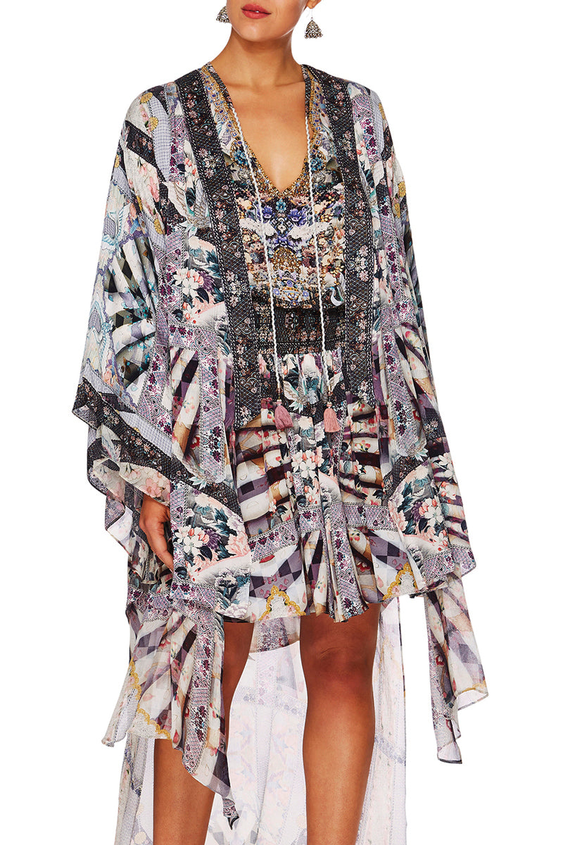 CAMILLA IN HER SHOES KIMONO W LONG UNDERLAYER