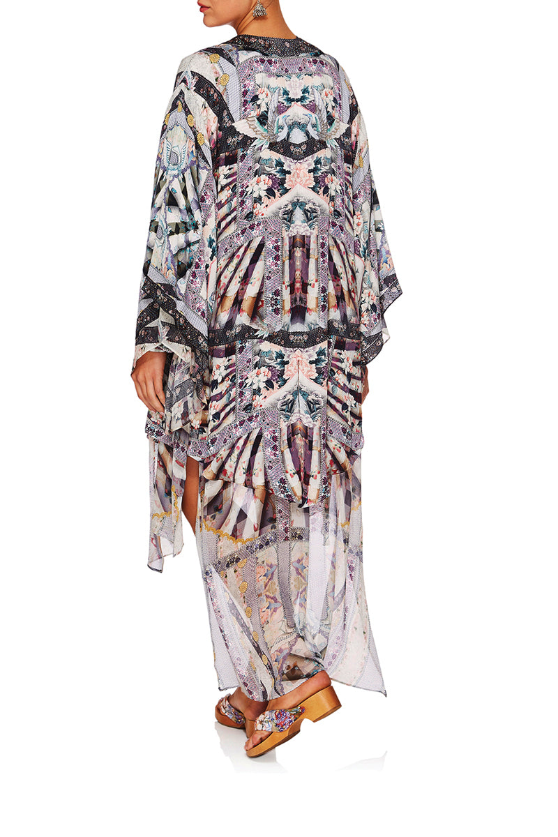 CAMILLA IN HER SHOES KIMONO W LONG UNDERLAYER