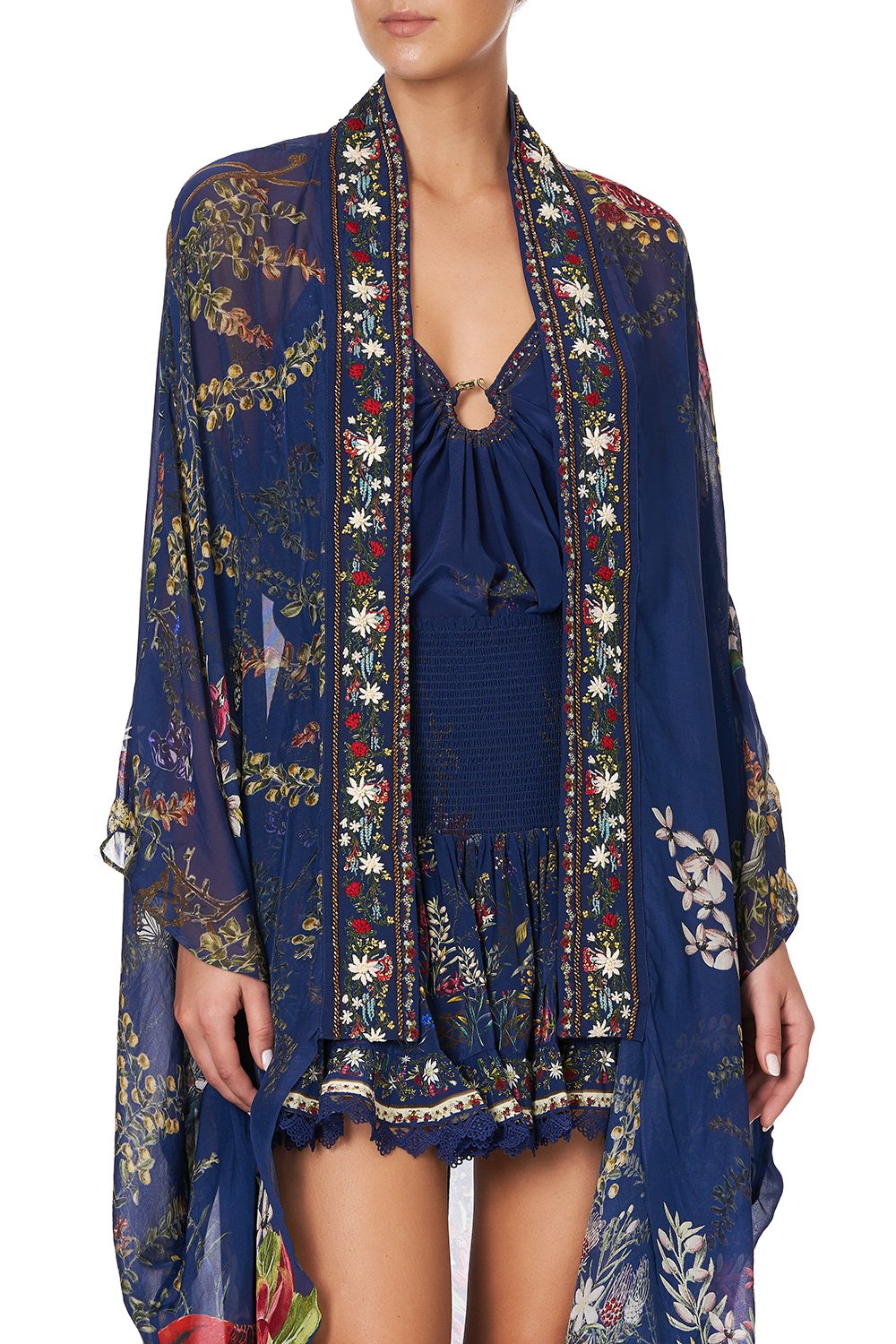 LAYER WITH KIMONO COLLAR WINGS IN ARMS