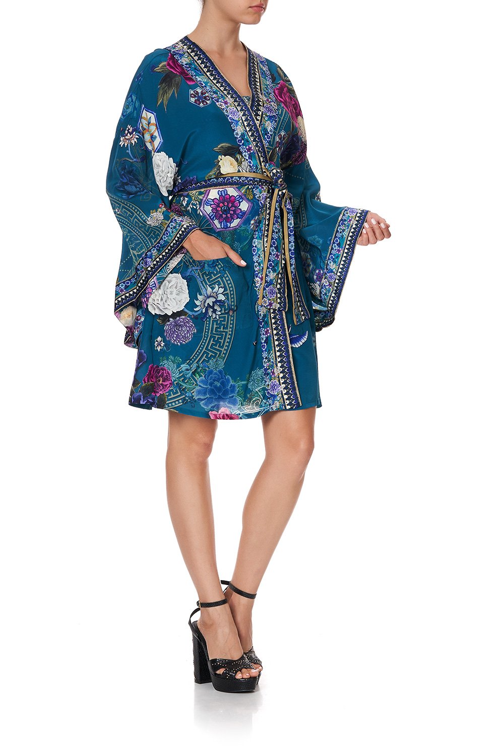 KIMONO WITH TIE BELT LUNAR GAZING